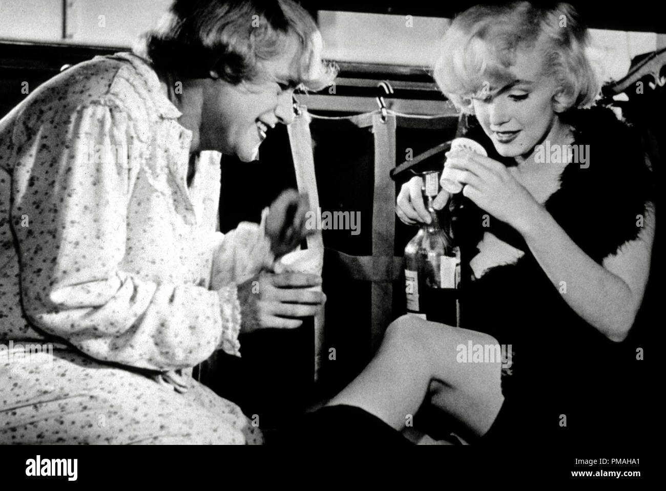Jack Lemmon und Marilyn Monroe, "Manche mögen's heiß' 1959 UA Datei Referenz # 32733 560 THA Stockfoto