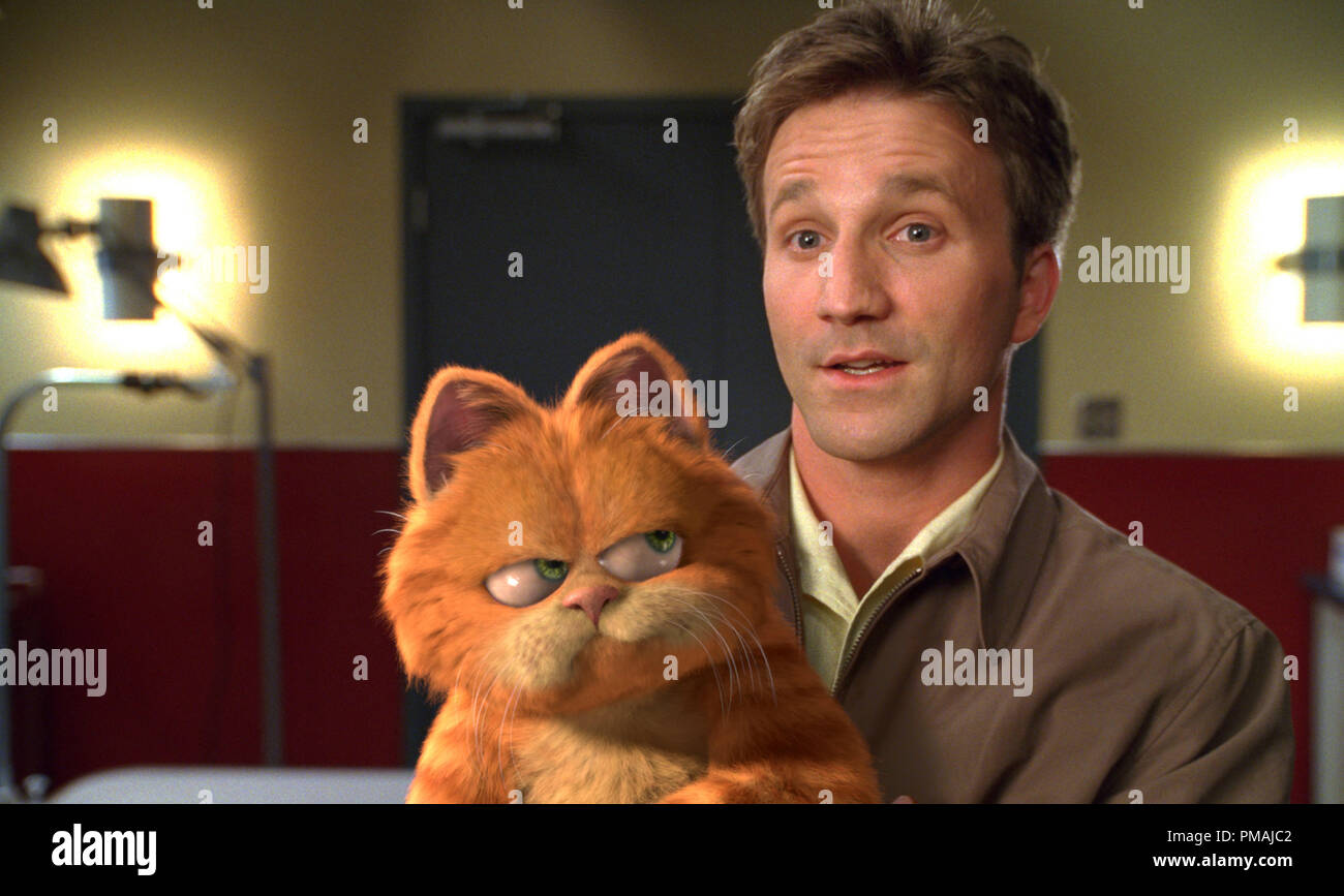 Garfield ist nicht erfreut, wenn Besitzer Jon (Breckin Meyer) ihn zum Tierarzt. "Garfield Der Film" (2004) Stockfoto