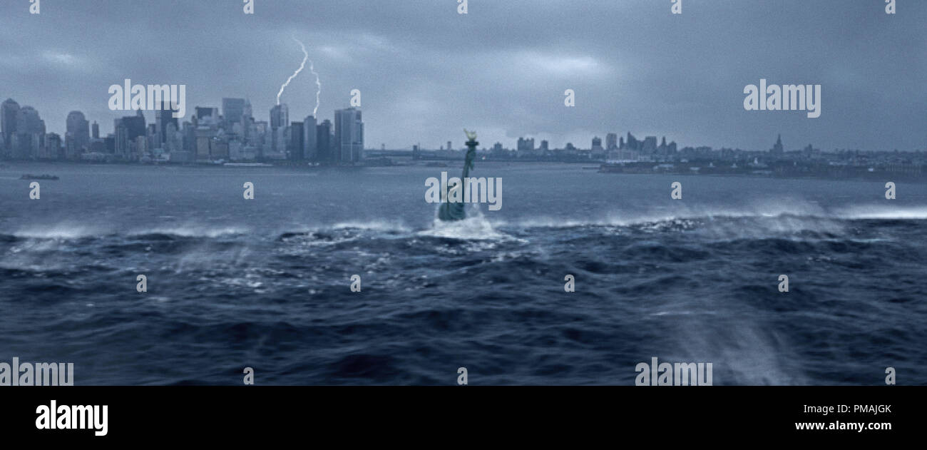 Ein tsunami Fluten New York City im Zuge einer katastrophalen klimatischen Verschiebung. "Übermorgen" (2004) Stockfoto