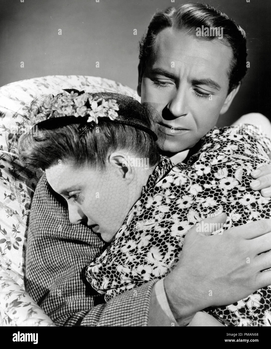 Film still/Publicity still von 'Now, Voyager' Paul Henried, Bette Davis 1942 Warner Brothers - No Release - for redtorial Use File Reference # 33505 359THA Stockfoto