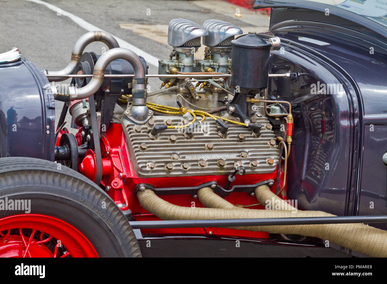 Detailansicht eines Offenhauser Motor montiert in einem Hot Rod. Stockfoto