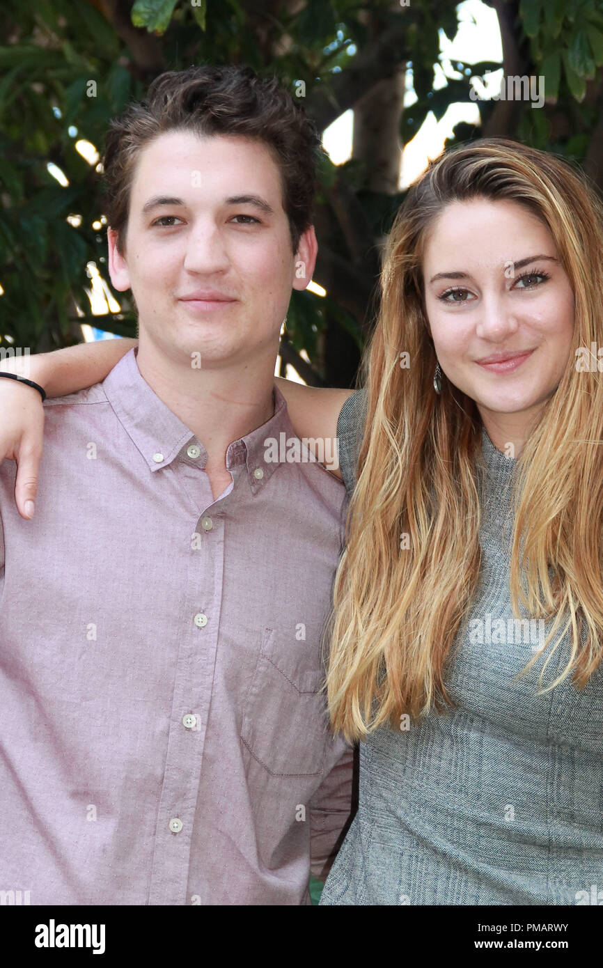 Shailene Woodley und Meilen Teller "Die spektakuläre Jetzt' Portrait Session, 29. Juli 2013. Reproduktion von amerikanischen Boulevardzeitungen ist absolut verboten. Datei Referenz # 32075 032 GFS nur für redaktionelle Verwendung - Alle Rechte vorbehalten Stockfoto