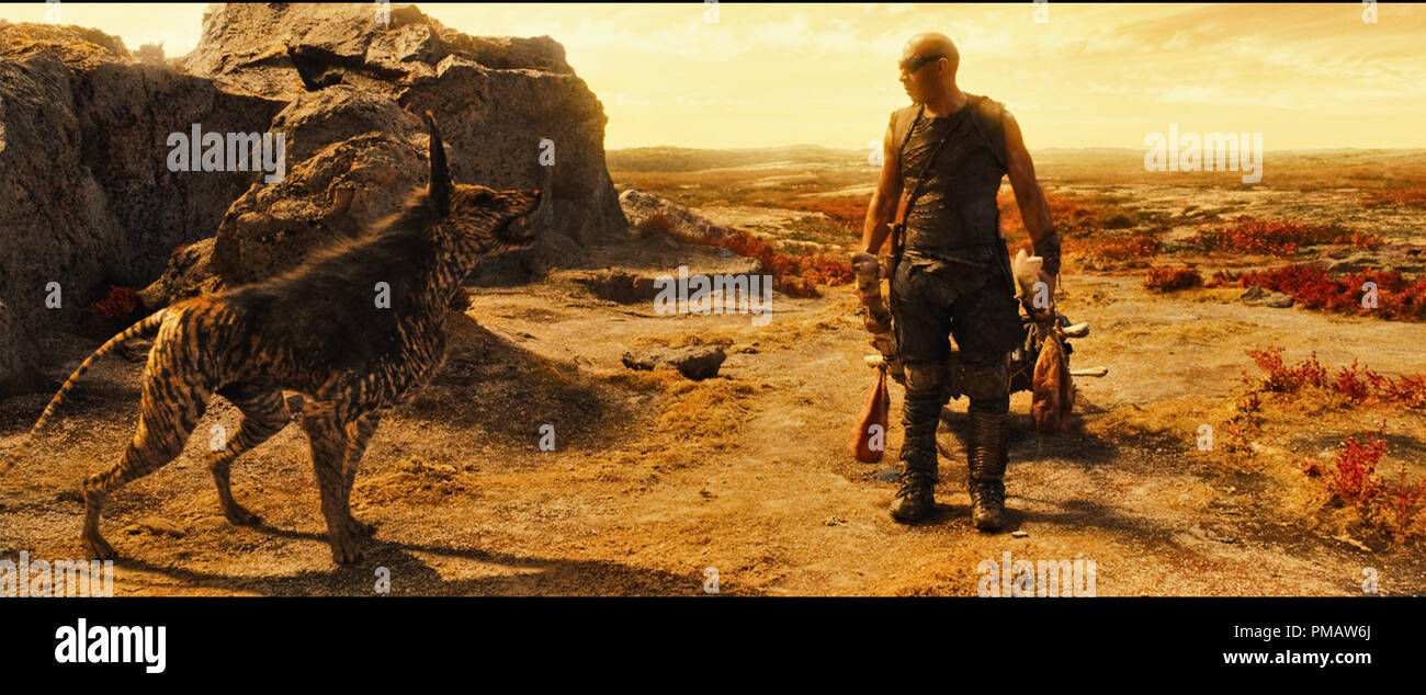 VIN DIESEL Reprisen seine Rolle als antiheld Riddick - eine gefährliche, entkam Überführen von jedem Bounty Hunter in der bekannten Galaxis wollte - in "riddick", das neueste Kapitel der bahnbrechenden Saga, die mit dem Hit sci begann-fi Film "Pitch Black". Stockfoto