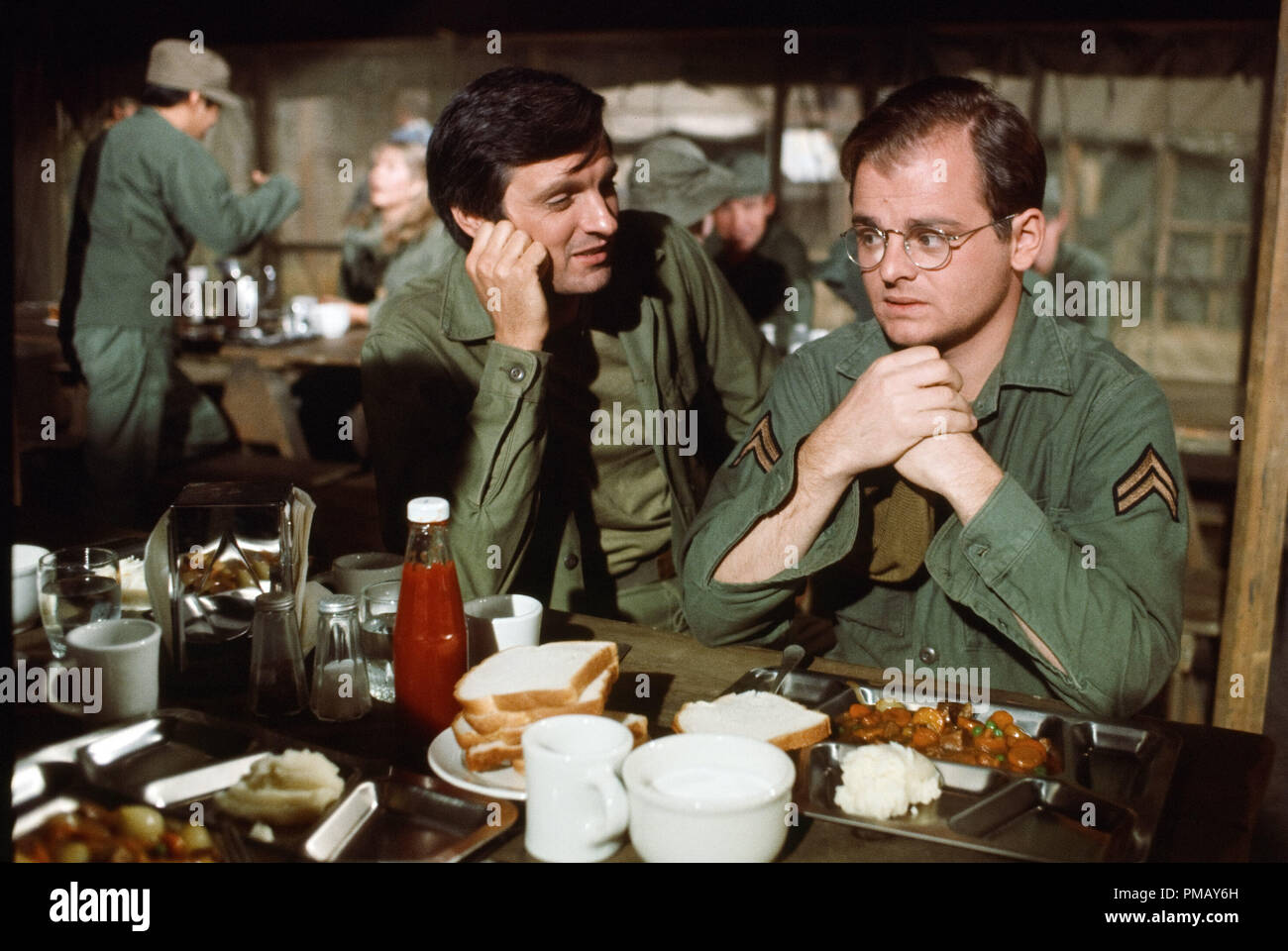 Alan Alda, Gary Burghoff, BIN.A.S. H', ca. 1980 CBS Datei Referenz # 325557 070 THA Stockfoto