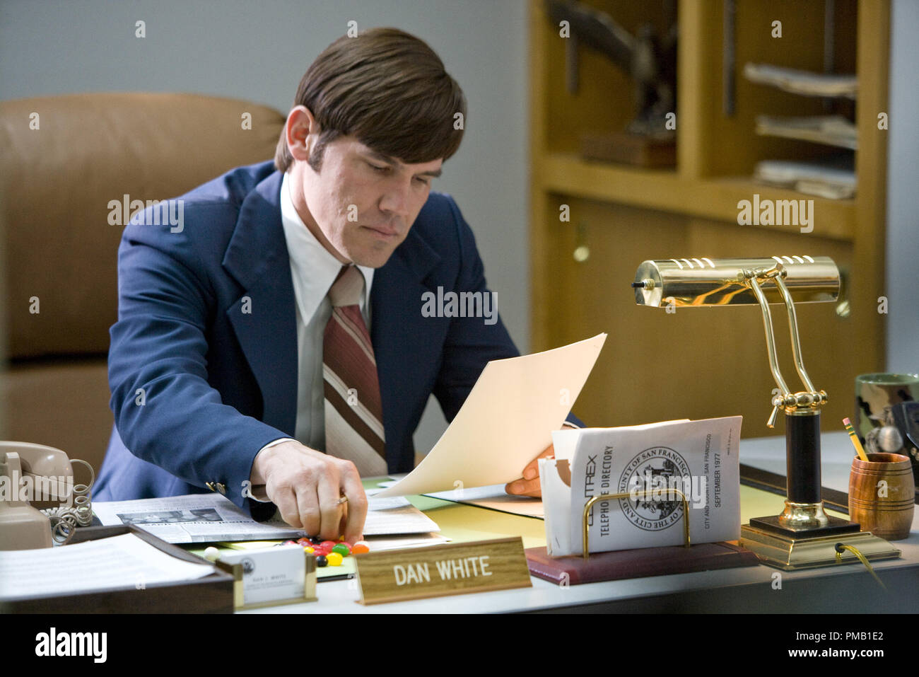 Josh Brolin Sterne als real-life San Francisco City supervisor Dan White in Director Gus Van Sant's Milch, ein Focus Features frei. "Milch" (2008) Focus Features Stockfoto