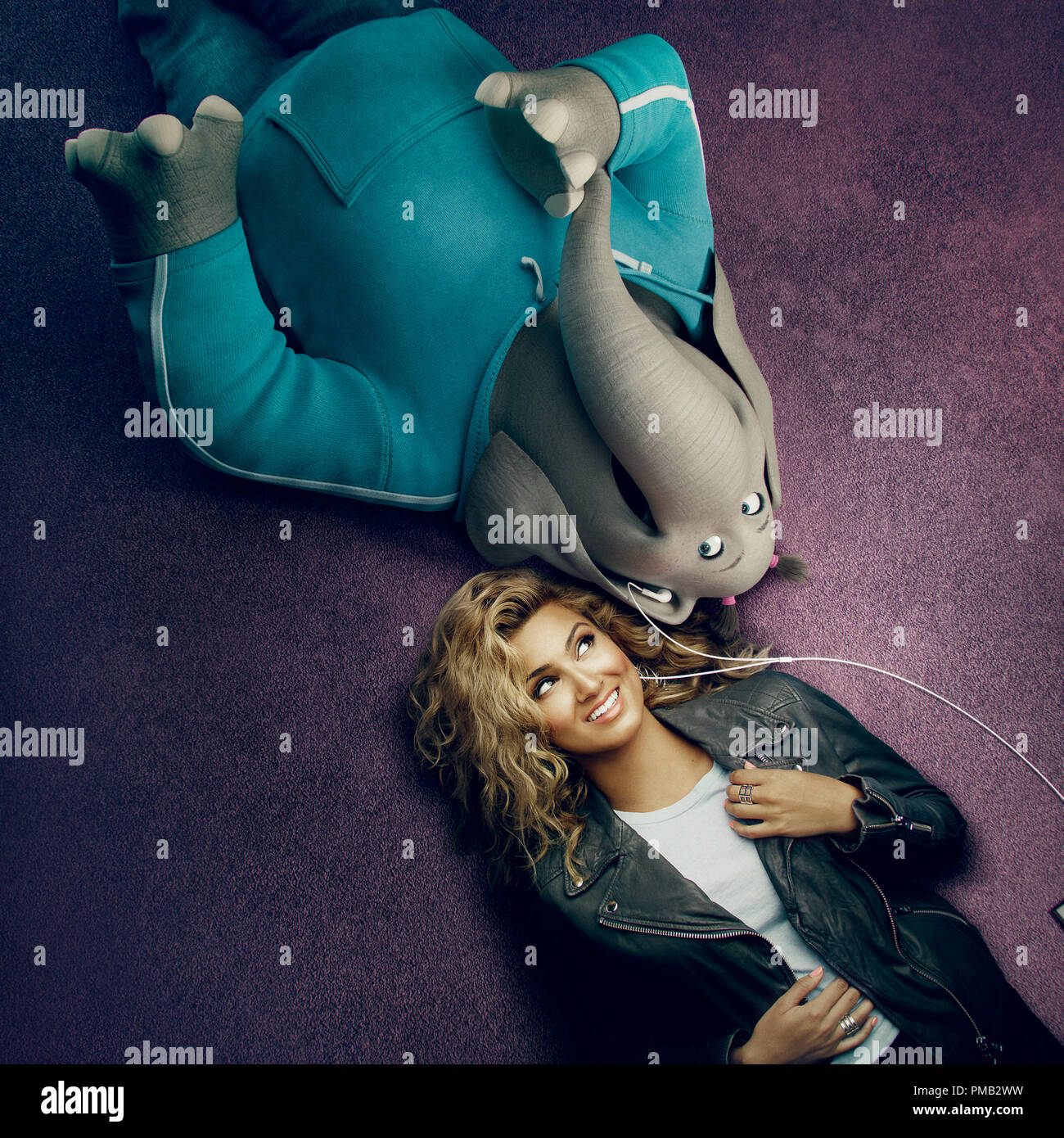 TORI KELLY erscheint mit ihrem Charakter, Meena, von der Veranstaltung Film "Singen", von Beleuchtung Entertainment und Universal Pictures. (2016) Stockfoto