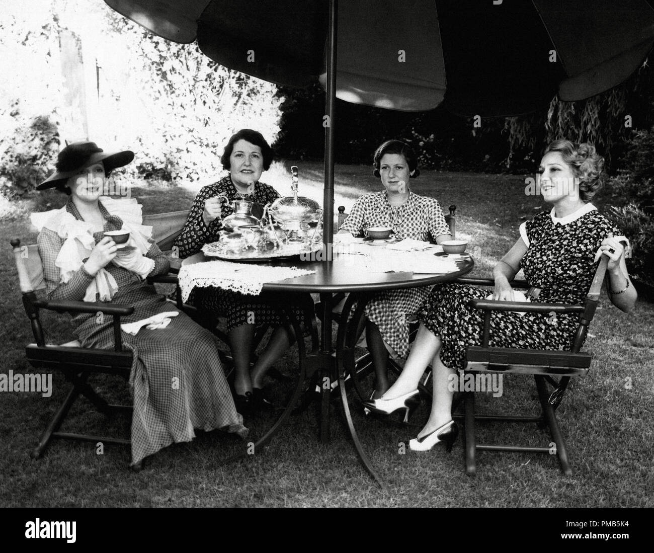 Harriet Parsons, Bebe Daniels, Louella Parsons and Mary Pickford, circa 1934 File Reference # 33536 580THA Stockfoto