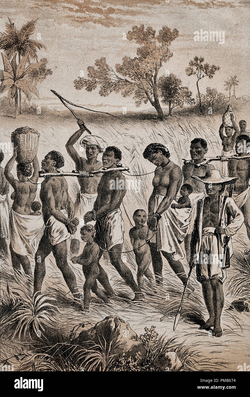 Gruppe der afrikanischen Männer, Frauen und Kinder gefangen genommen und in Fesseln, werden von Männern mit Peitschen und Pistolen, um Sklaven zu werden Zusammengetrieben. Band' von Gefangenen in die Sklaverei getrieben' Stockfoto