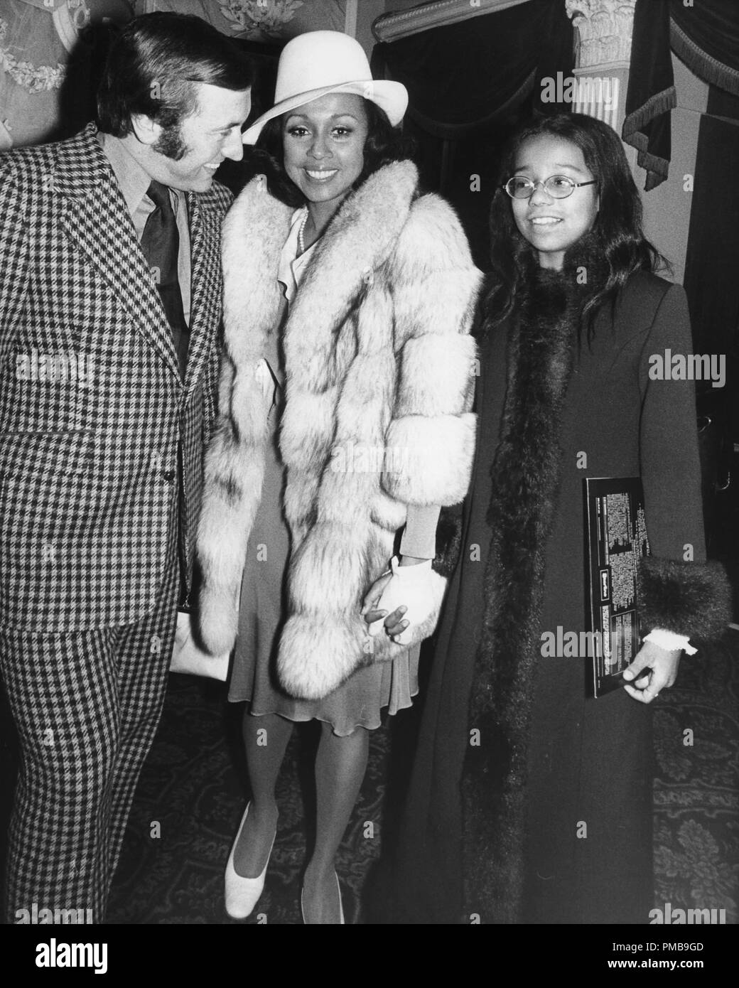 David Frost, Diahann Carroll und ihre Tochter Suzanne, 1973 © GFS/Hollywood Archiv - Alle Rechte vorbehalten File Reference # 32557 778 THA Stockfoto