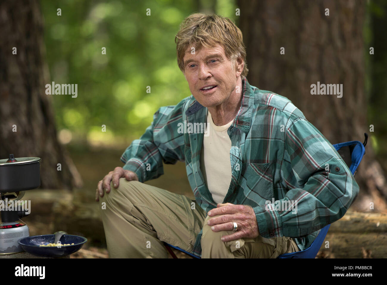 Robert Redford Stars wie Bill Bryson wandern entlang der Appalachian Trail in breiten, grünen Bilder bevorstehende Veröffentlichung, EINEN SPAZIERGANG IM WALD. Stockfoto