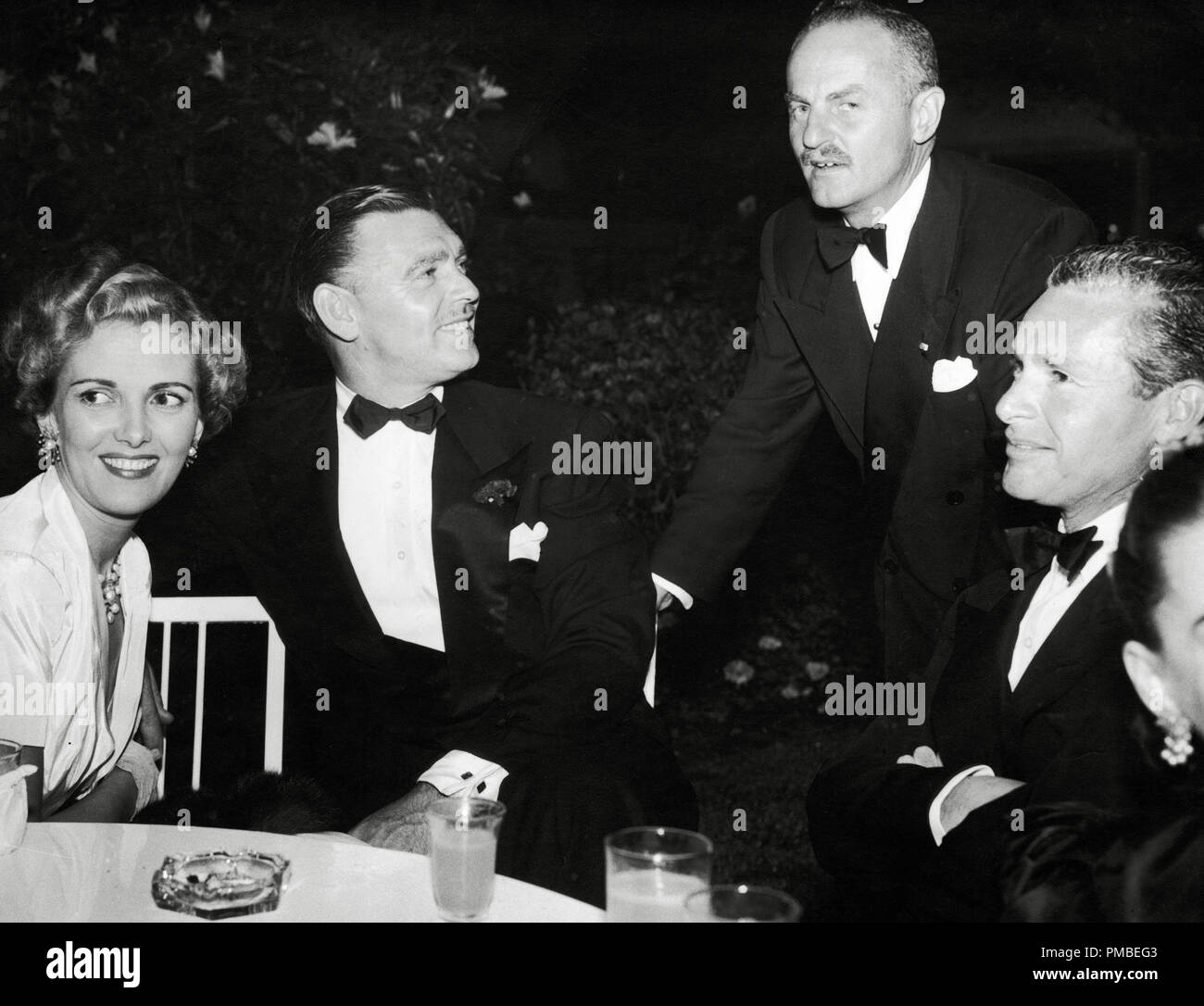 Anita Colby, Clark Gable, Darryl F Zanuck, ca. 1955 Datei Referenz # 33371 700 THA Stockfoto