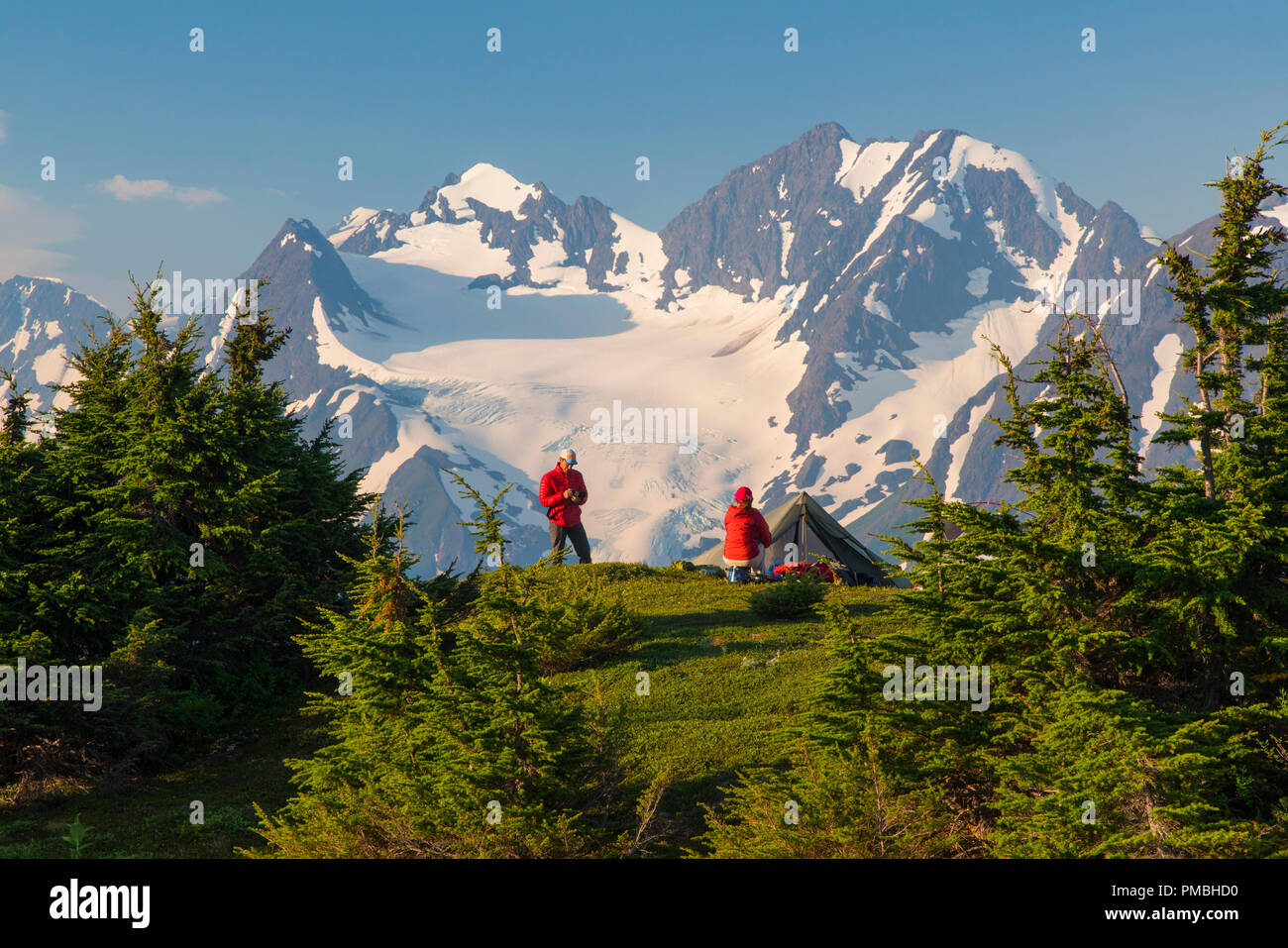 Rucksacktour auf den Spencer Gletscher Sitzbank, Chugach National Forest, Alaska. Stockfoto