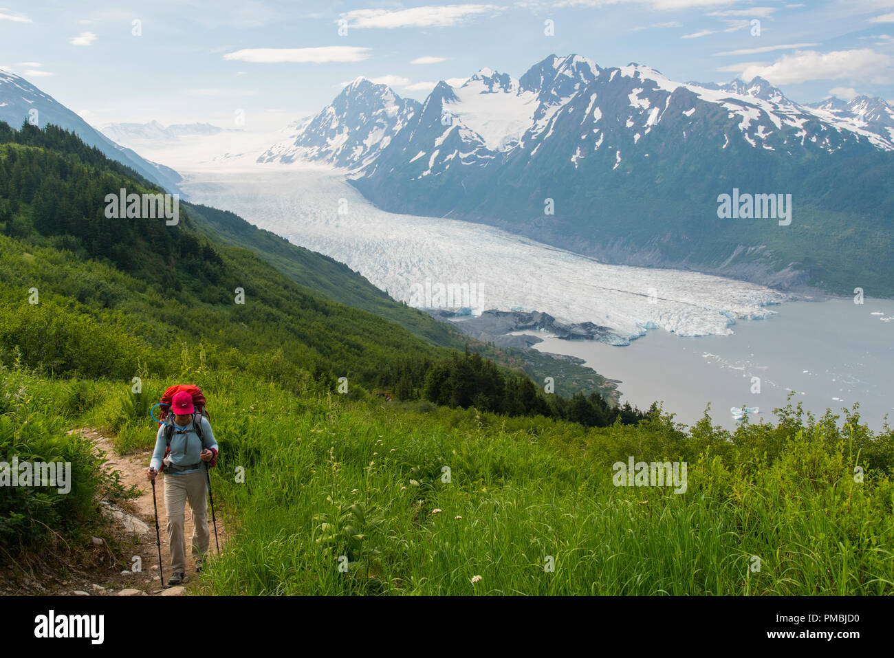 Rucksack zur Spencer Gletscher Sitzbank Kabine, Chugach National Forest, Alaska. Stockfoto