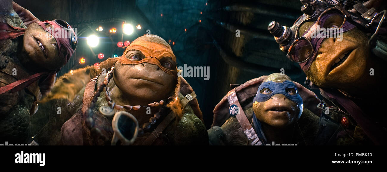 Nach Rechts Raphael Michelangelo Leonardo Und Donatello In Teenage Mutant Ninja Turtles Von Paramount Pictures Und Nickelodeon Movies Links Stockfotografie Alamy
