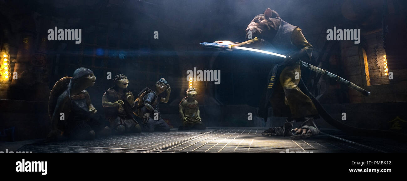 Nach Rechts Leonardo Raphael Michelangelo Donatello Und Splitter In Teenage Mutant Ninja Turtles Von Paramount Pictures Und Nickelodeon Movies Links Stockfotografie Alamy