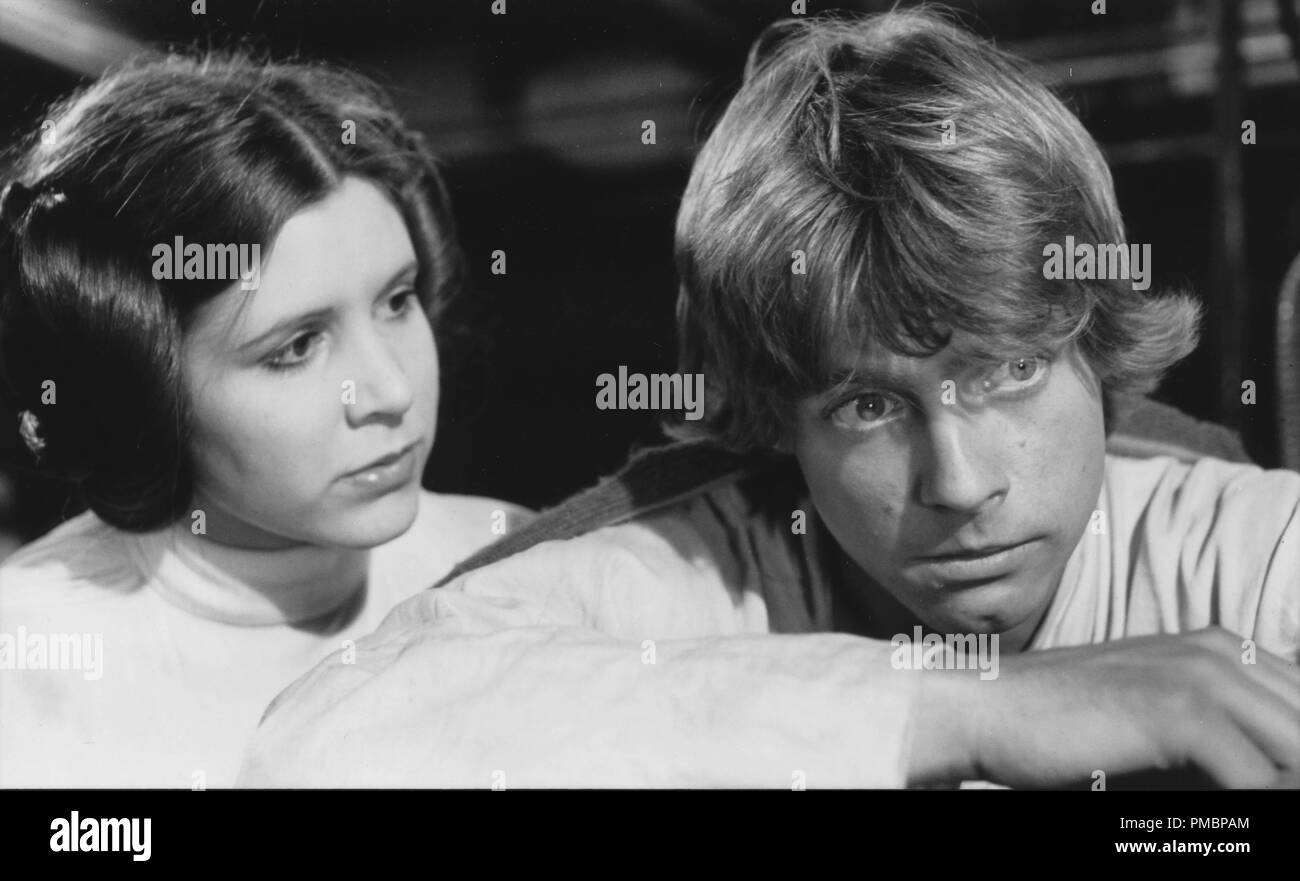 Mark Hamill und Carrie Fisher in "Star Wars Episode IV: Eine neue Hoffnung" (1977) Datei Referenz # 32603 369 THA Stockfoto