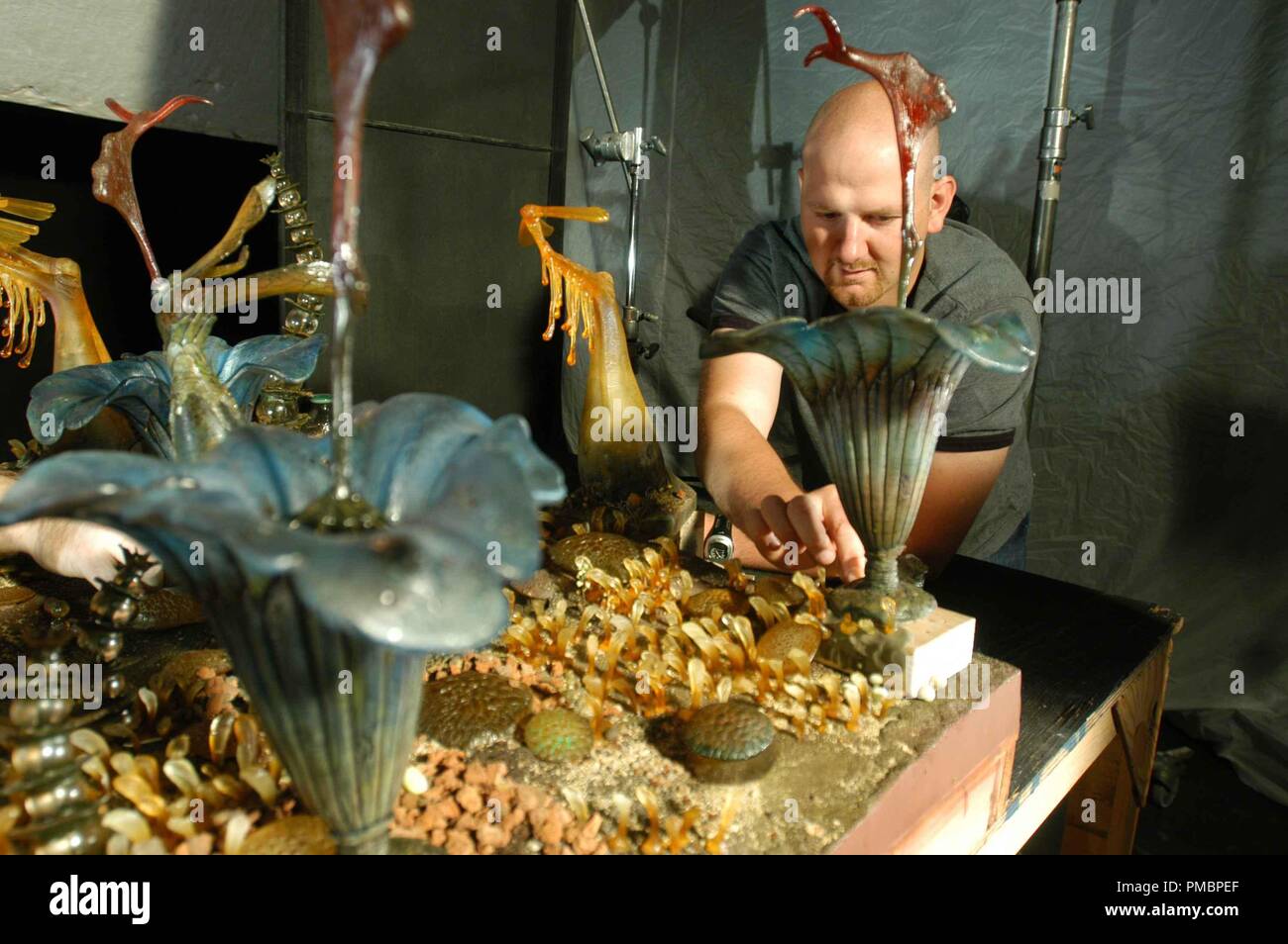 ILM visual art director Alex Jaeger arbeitet auf der Miniatur Felucia ...