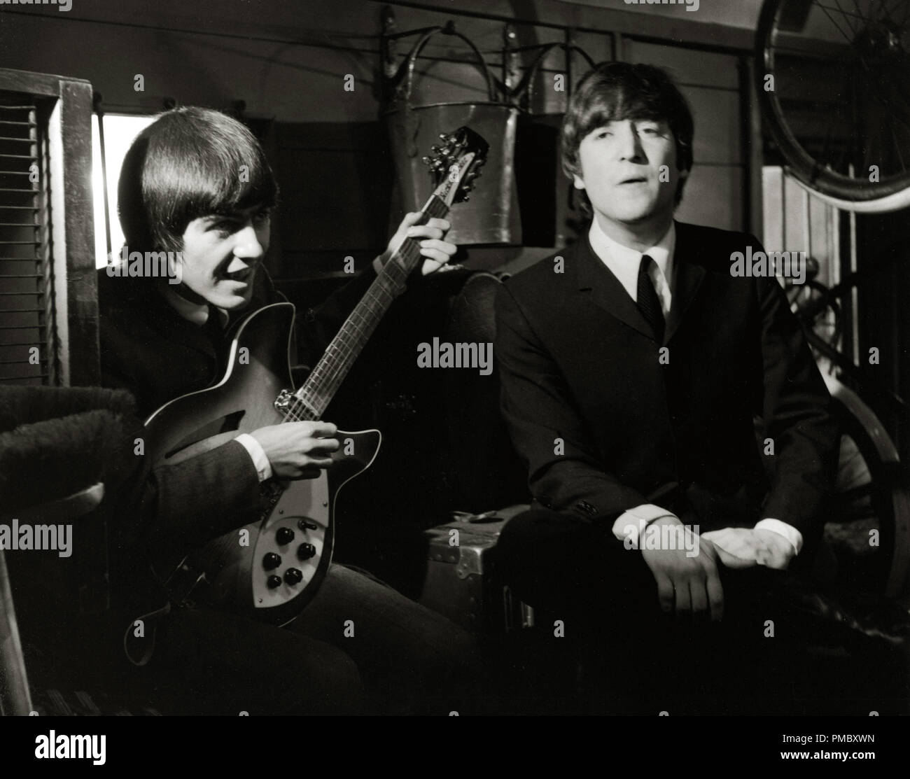 Beatles, George Harrison, John Lennon, "A Hard Days Night", ein Janus Filme Release, 1964 Datei Referenz # 33300 133 THA Stockfoto