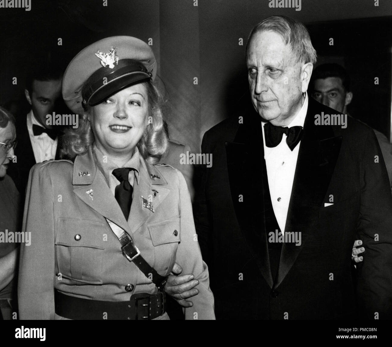 Marion Davies und William Randolph Hearst bei einer ihrer berühmten Kostüm Parteien, circa 1941. Datei Referenz # 33480 906 THA Stockfoto