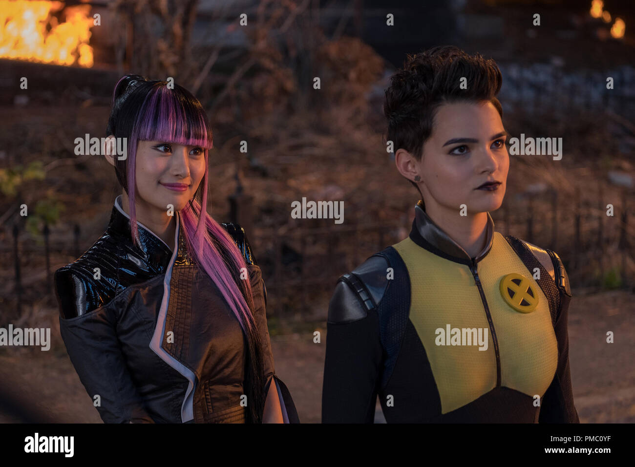 Shioli Kutsuna und Brianna Hildebrand (Negasonic Teenage Warhead) in Twentieth Century Fox's DEADPOOL 2 (2018) Stockfoto