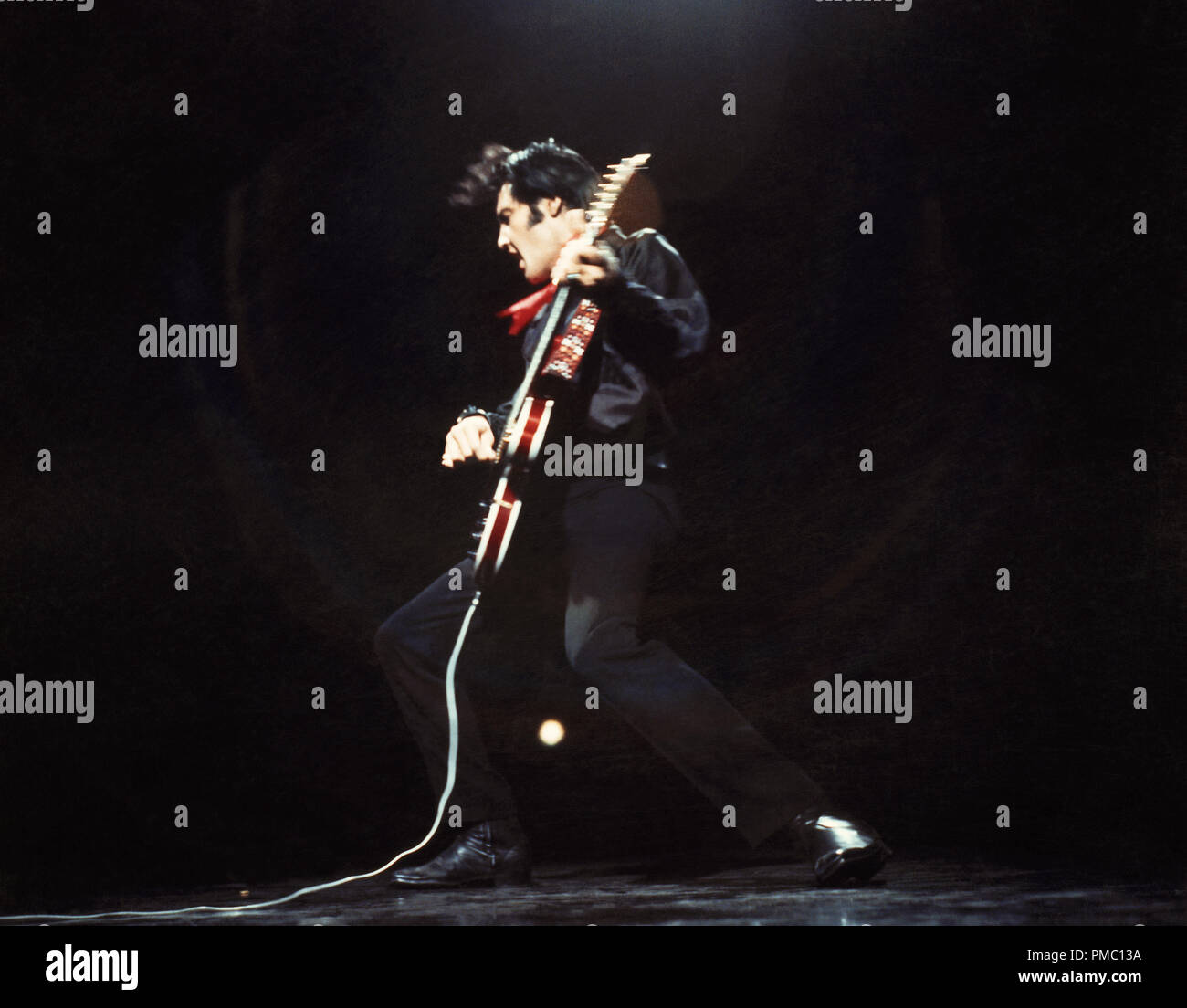 Elvis Presley auf seinem 1968 Comeback Special für Fernsehen, (1968) ABC-Datei Referenz # 33595 104 THA Stockfoto Elvis Presley auf seinem 1968 Comeback Special für Fernsehen, (1968) ABC-Datei Referenz # 33595 104 THA Stockfoto