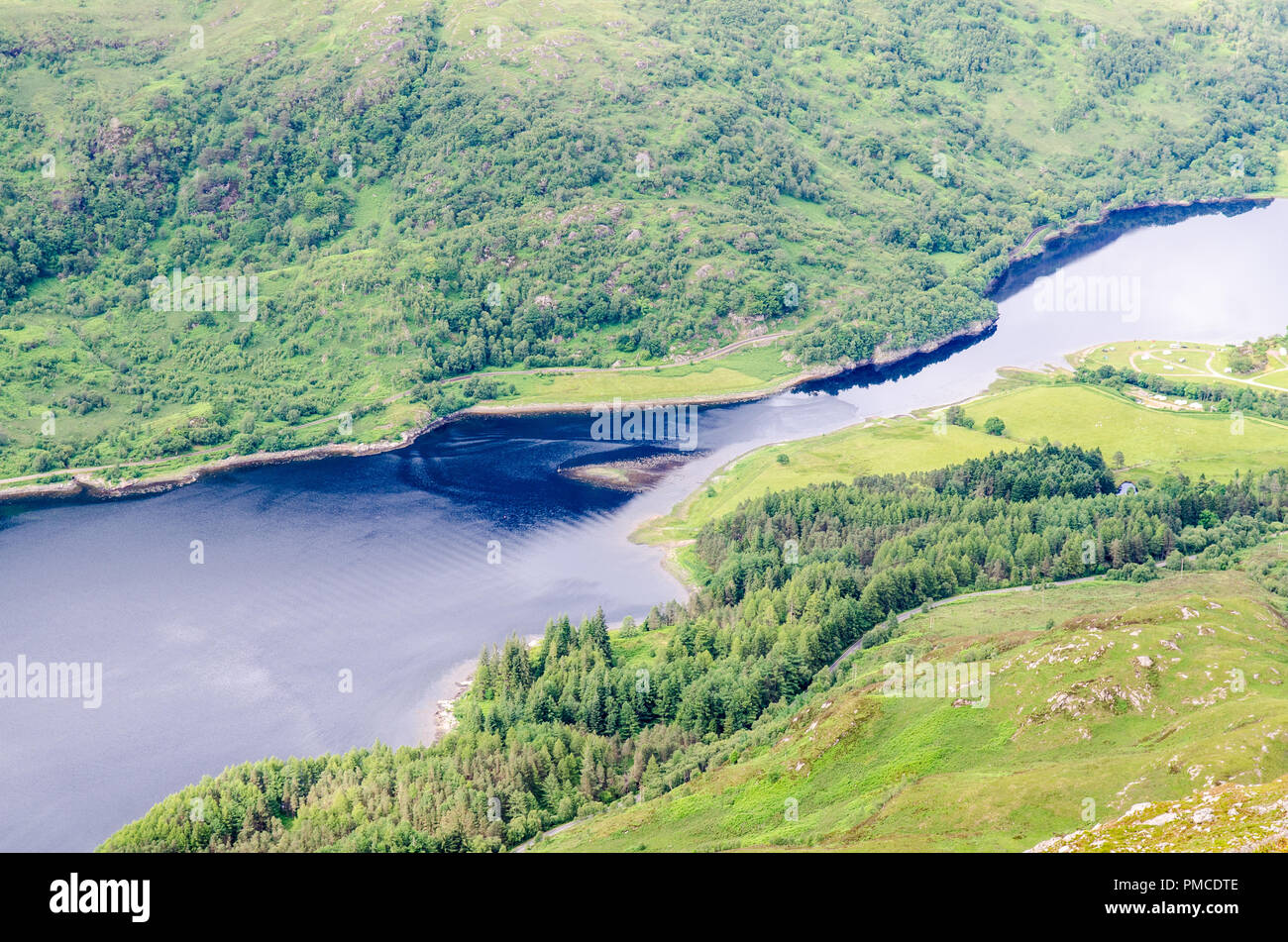 Loch Leven, einem Fjordähnlichen, zwischen den Bergen des westlichen Highlands von Schottland verengt. Stockfoto