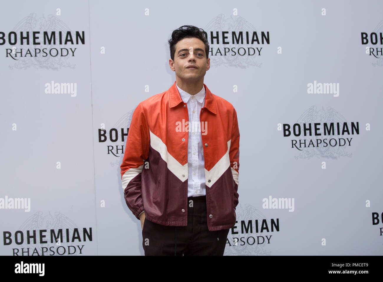 Rami Malek dargestellt, während das Fotoshooting des Films Bohemian Rhapsody im Hotel De Russie - Rom Stockfoto