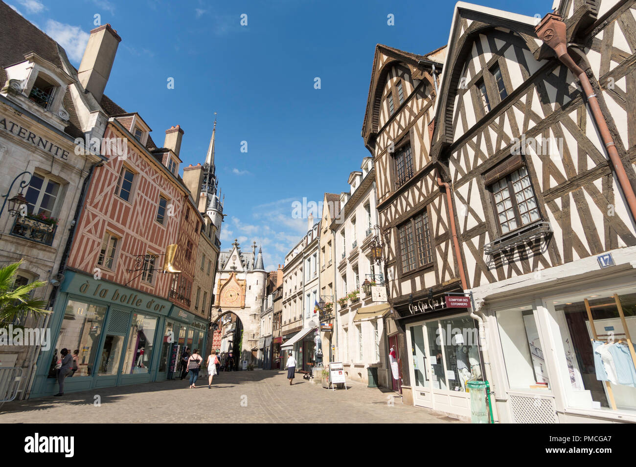 Auxerre city architecture Fotos und Bildmaterial in hoher Auflösung