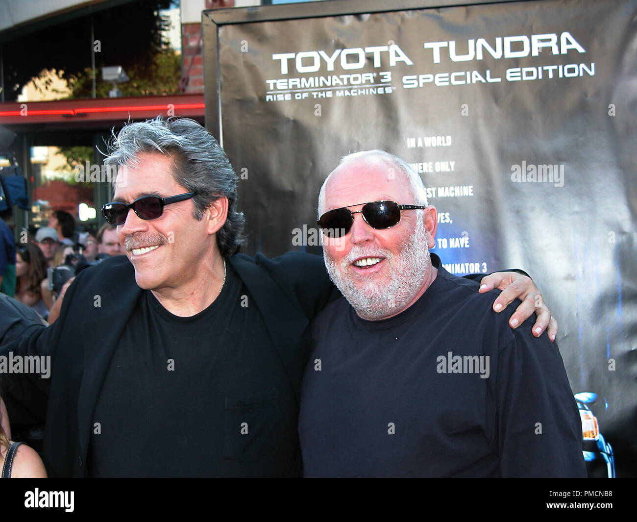 'Terminator 3: Rebellion der Maschinen" Premiere 6/30/03 Mario Kassar, Andrew G. Vajna © 2003 Joseph Martinez - Alle Rechte vorbehalten File Reference # 21316 0002 PLX für redaktionelle Verwendung Stockfoto