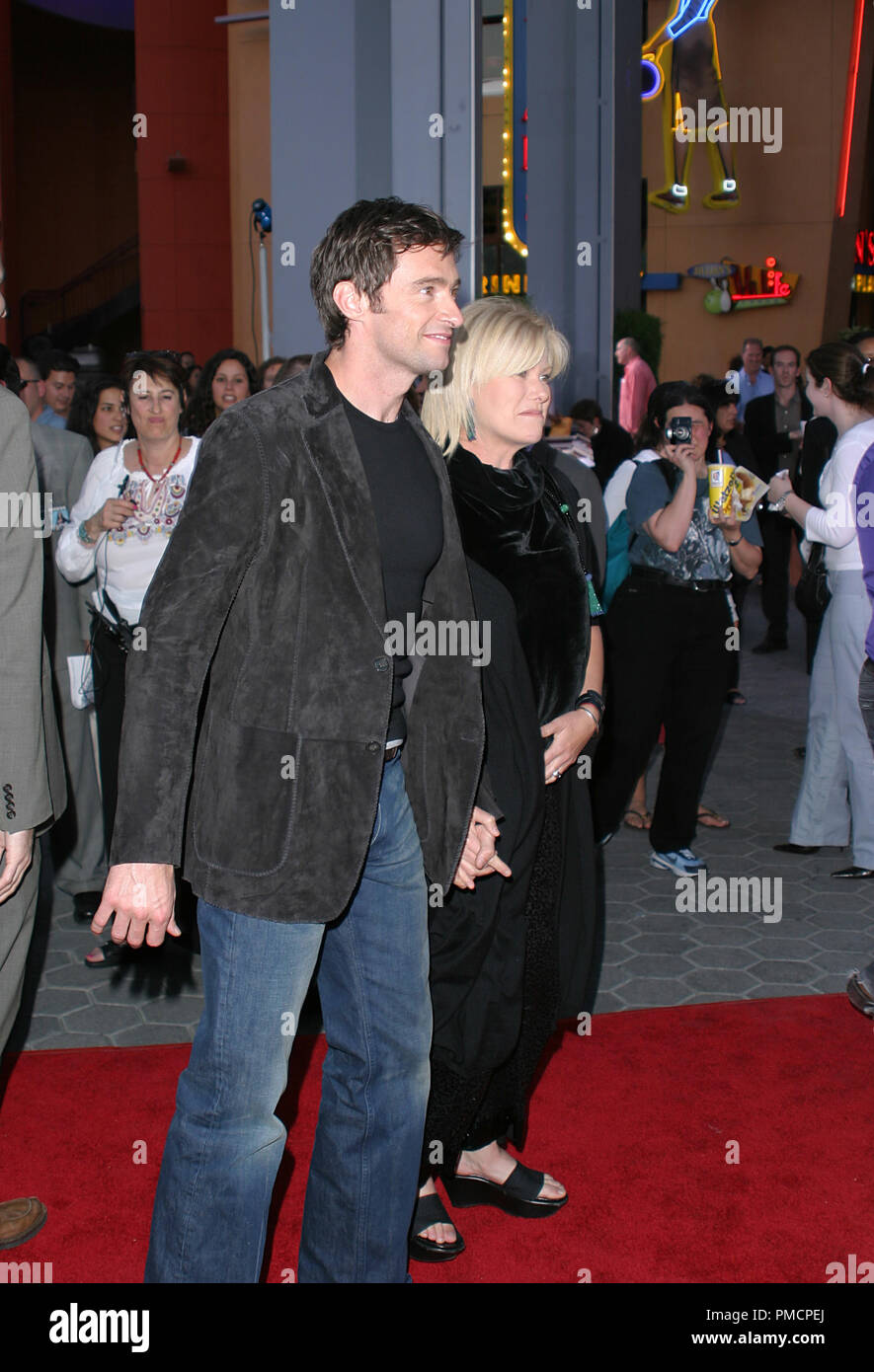 "Van Helsing" Premiere 5-03 -2004 Hugh Jackman und Frau Deborra-Lee Furness Foto von Joseph Martinez - Alle Rechte vorbehalten File Reference # 21808 0116 PLX für redaktionelle Verwendung Stockfoto