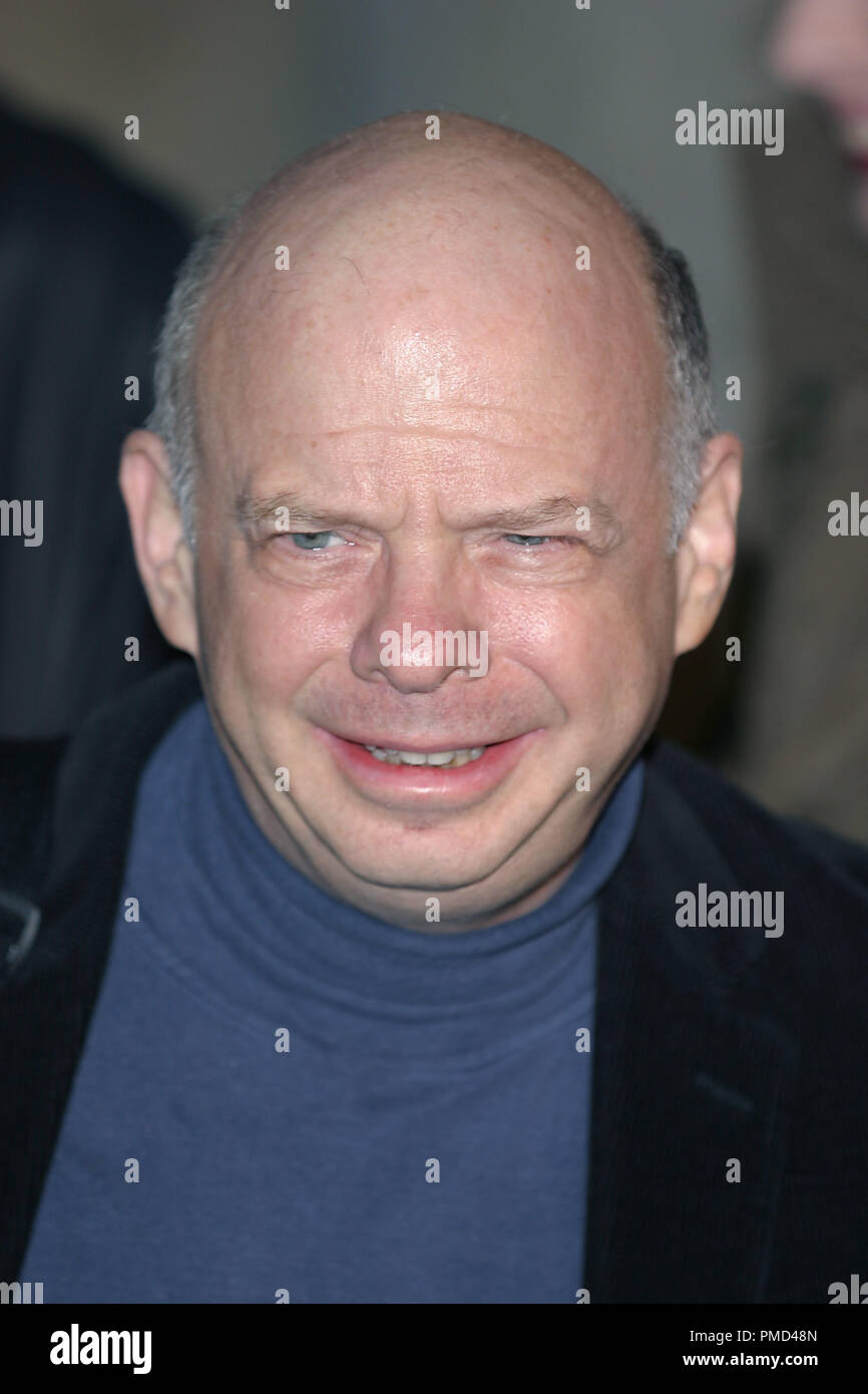 "Haunted Mansion" Premiere 11-23-2003 Wallace Shawn Foto von Joseph Martinez/PictureLux Datei Referenz # 21608 0034 PLX nur für redaktionelle Verwendung - Alle Rechte vorbehalten Stockfoto