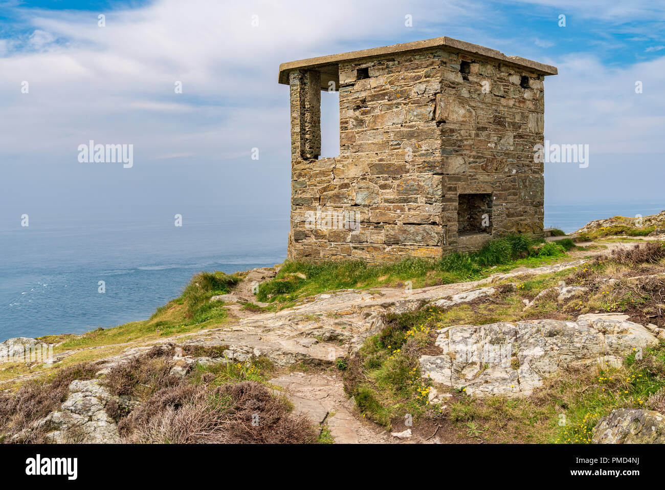 Old Coast Guard Hütte in der Nähe von South Stack Lighthouse, Anglesey, Gwynedd, Wales, Großbritannien Stockfoto