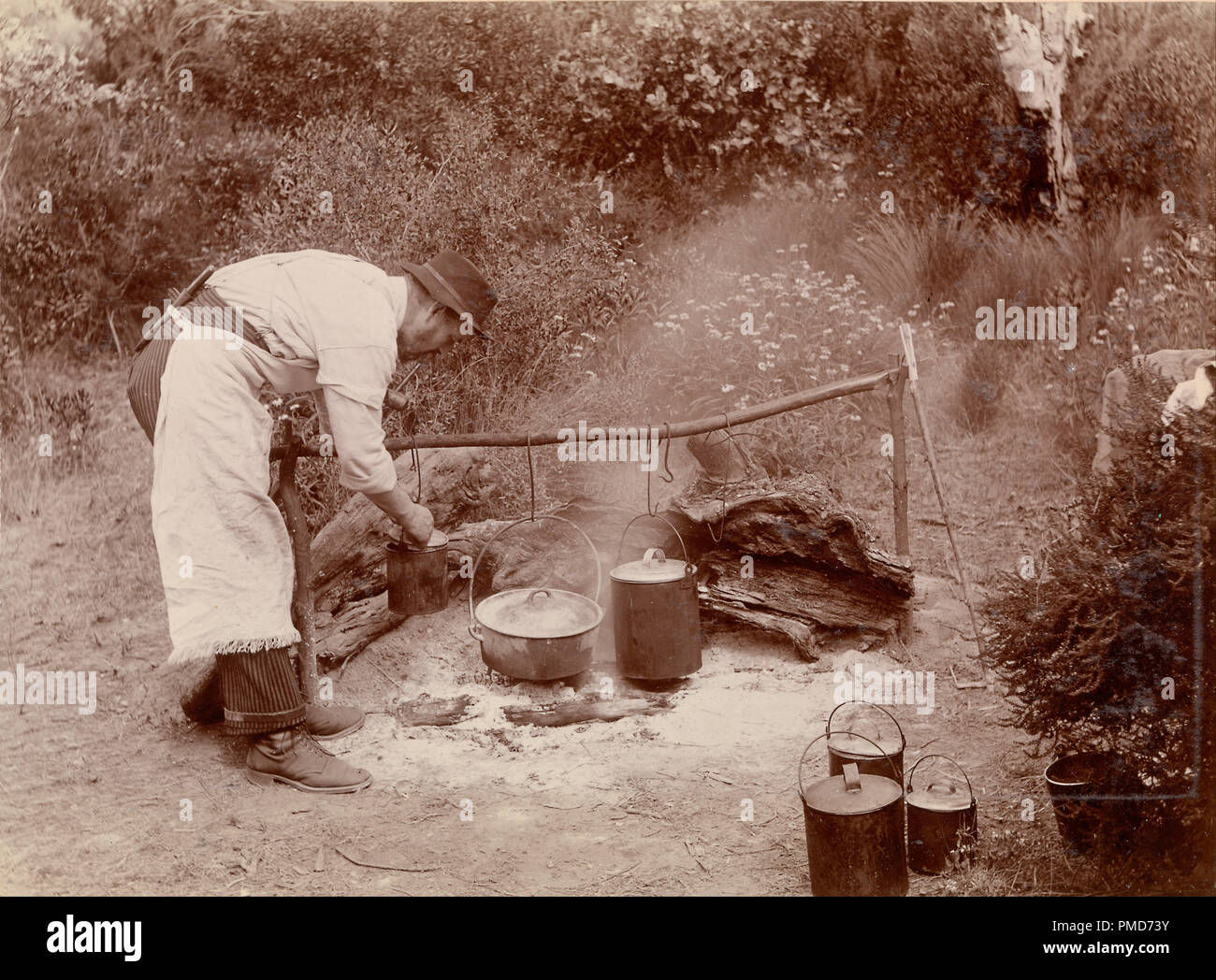 Unser Koch. Datum/Zeitraum: 1893 - 1894. Bild. Foto Foto. Höhe: 109 mm (4,29 in); Breite: 147 mm (5.78 in). Autor: Archibald James Campbell. Stockfoto