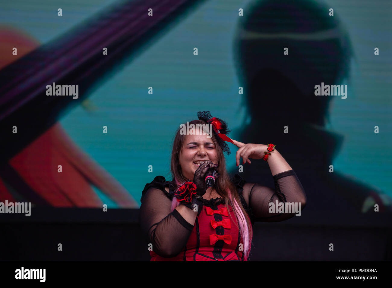 Sara Fadda führt auf der Bühne während Palermo Comic Convention in Palermo. Stockfoto