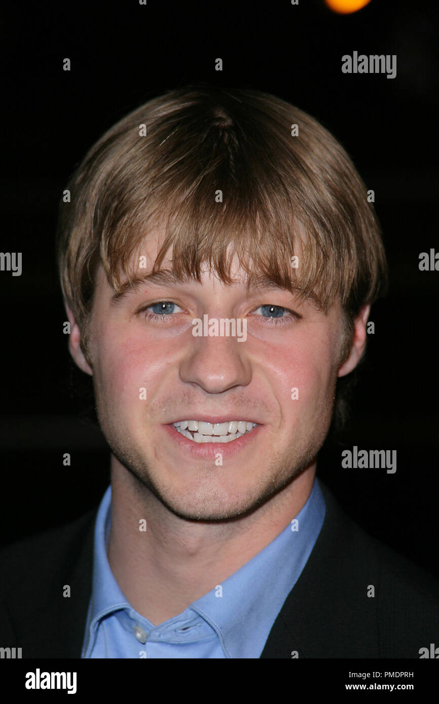 "Neverland" Premiere 11-11-2004 Benjamin McKenzie Foto von Joseph Martinez/PictureLux Datei Referenz # 21993 0019 PLX nur für redaktionelle Verwendung - Alle Rechte vorbehalten Stockfoto