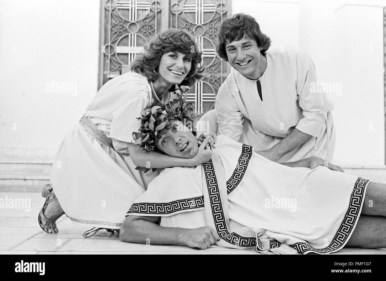 Sonne, Wind und weiße Segel, Fernsehshow mit Michael Schanze und Gaststars Mary Roos und Daniel Friedrich als klassische Griechen in Athen, Griechenland 1979. Stockfoto