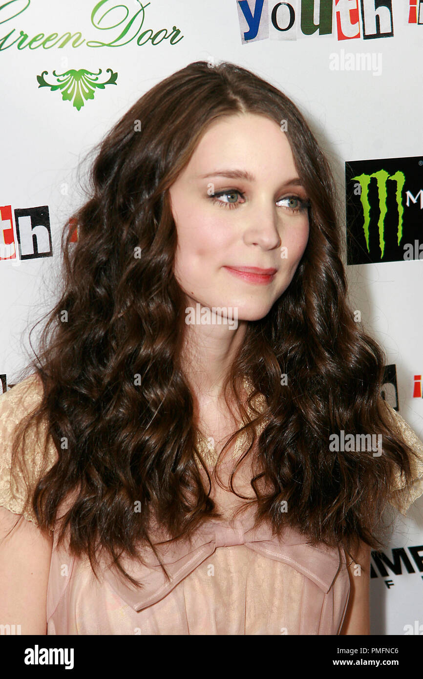 Mara Rooney bei der Premiere von Dimension Films, "Jugend in der Revolte". Ankünfte an den Mann Chinesisch 6 Theater in Hollywood, CA, 6. Januar 2010 statt. © Joseph Martinez/Picturelux Datei Referenz # 30107 11 JM nur für redaktionelle Verwendung - Alle Rechte vorbehalten Stockfoto