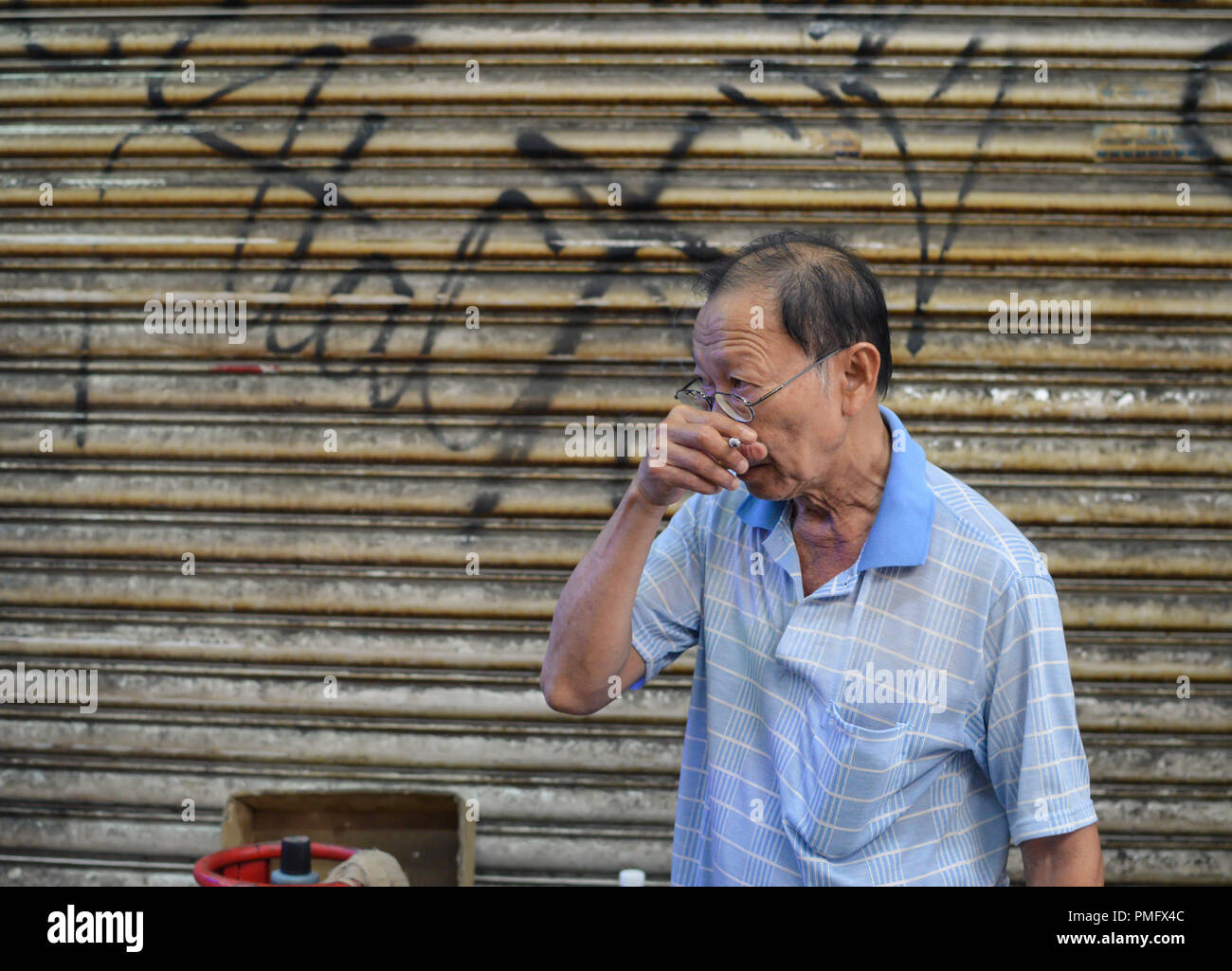 Kuala Lumpur, Malaysia - 10. September 2017: Chinesische street Hersteller Lebensmittel an der Jalan Petaling in Kuala Lumpur, Malaysia Stockfoto