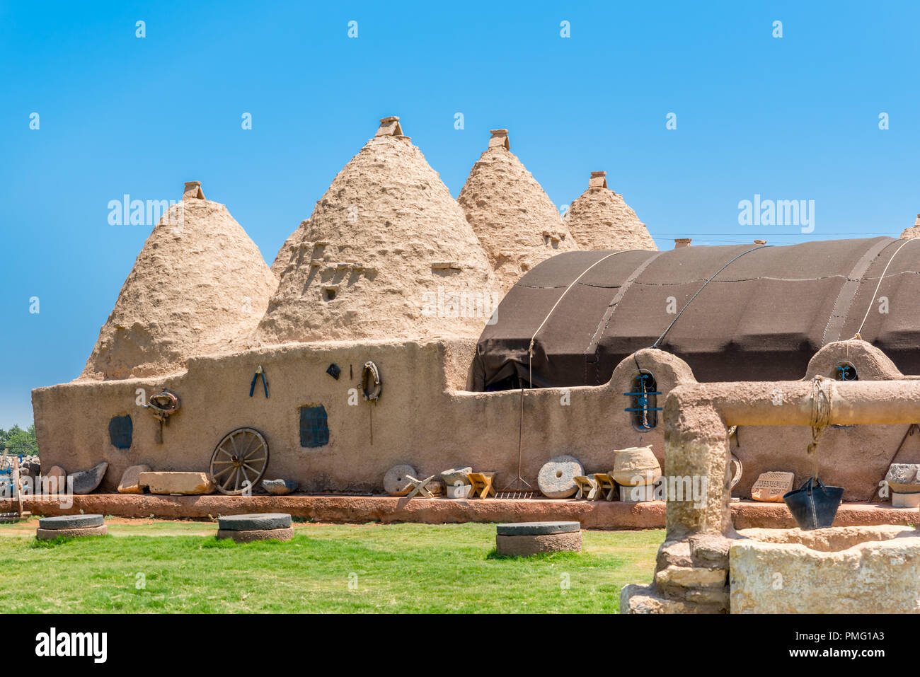 Blick auf traditionelle Bienenstock Lehmziegeln Wüste Häuser in Sanliurfa, Türkei Stockfoto