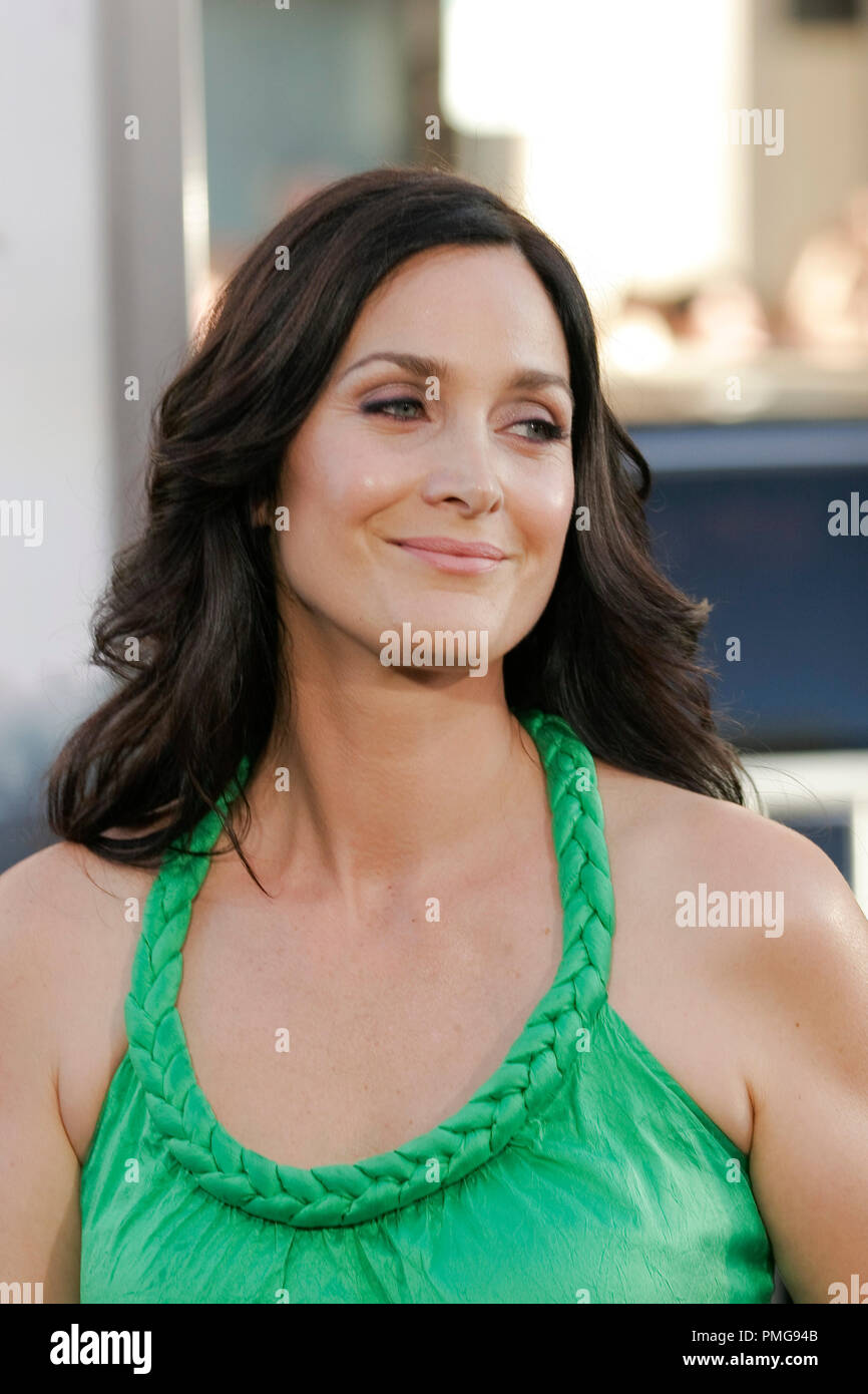 Carrie-Anne Moss bei der Premiere von Warner Brothers Pictures' 'Gründung'. Ankünfte am Grauman's Chinese Theater in Hollywood, CA, 13. Juli 2010 statt. Foto von Joseph Martinez/PictureLux Datei Referenz # 30329 087 PLX nur für redaktionelle Verwendung - Alle Rechte vorbehalten Stockfoto