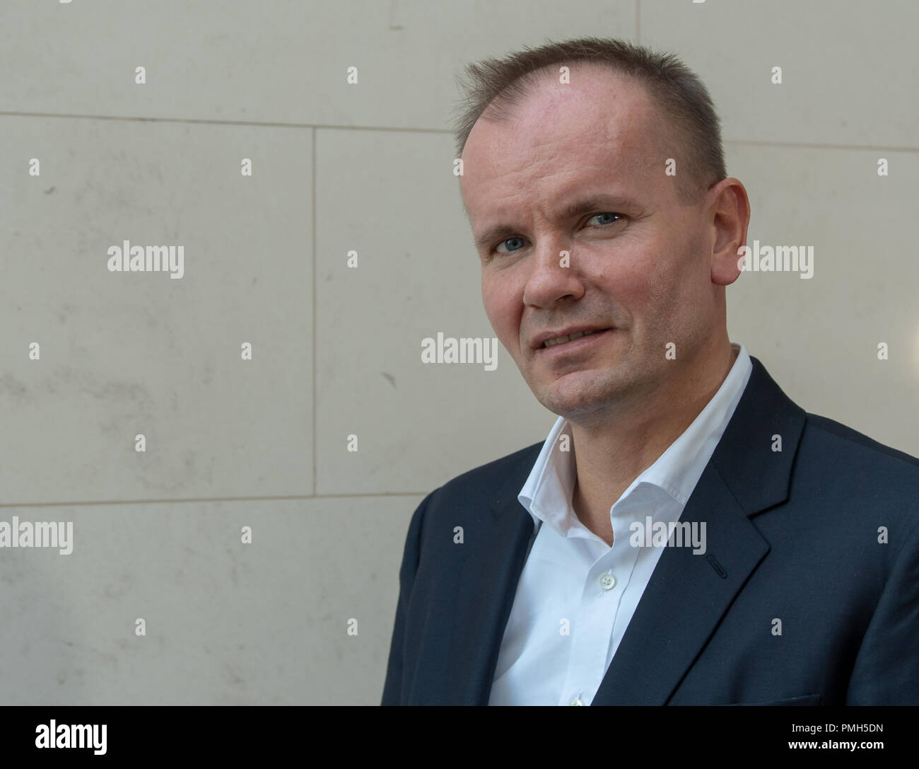 München, Bayern. 18 Sep, 2018. Markus Braun, CEO Wirecard, beim Fototermin  am Hauptsitz des Unternehmens. Credit: Peter Kneffel/dpa/Alamy leben  Nachrichten Stockfotografie - Alamy
