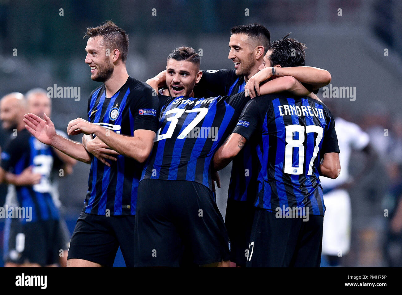 Mailand, Italien. 18. September 2018. Mauro Icardi von Inter Mailand feiert den Sieg in der UEFA Champions League Gruppe B Spiel zwischen Inter Mailand und Tottenham Hotspur im Stadio San Siro, Mailand, Italien am 18. September 2018. Foto von Giuseppe Maffia. 18 Sep, 2018. Quelle: AFP 7/ZUMA Draht/Alamy leben Nachrichten Stockfoto