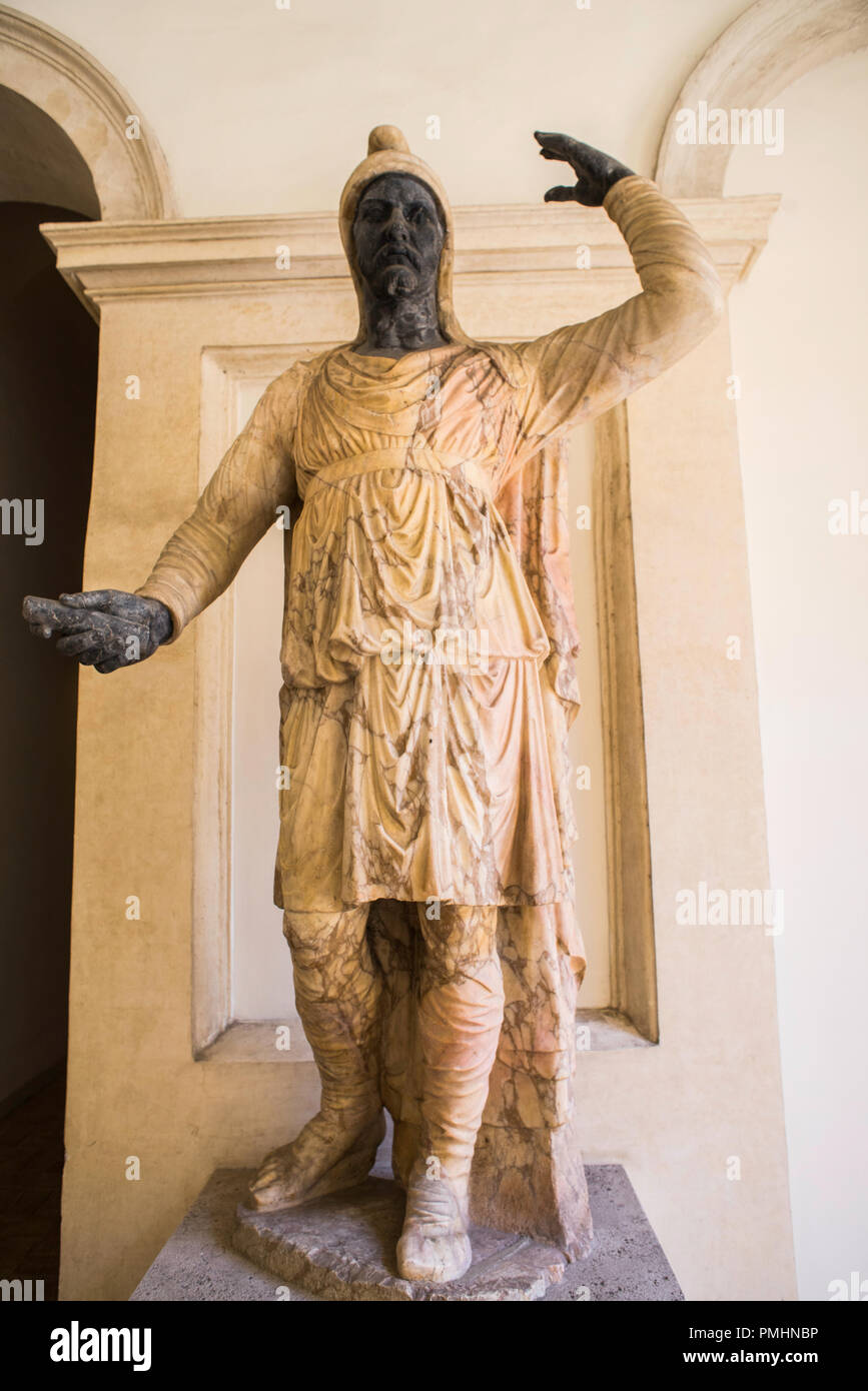 Römische Skulptur von Ares Ludovisi, restauriert von Gian Lorenzo Bernini. Altemps Palace, Rom, Italien. Stockfoto