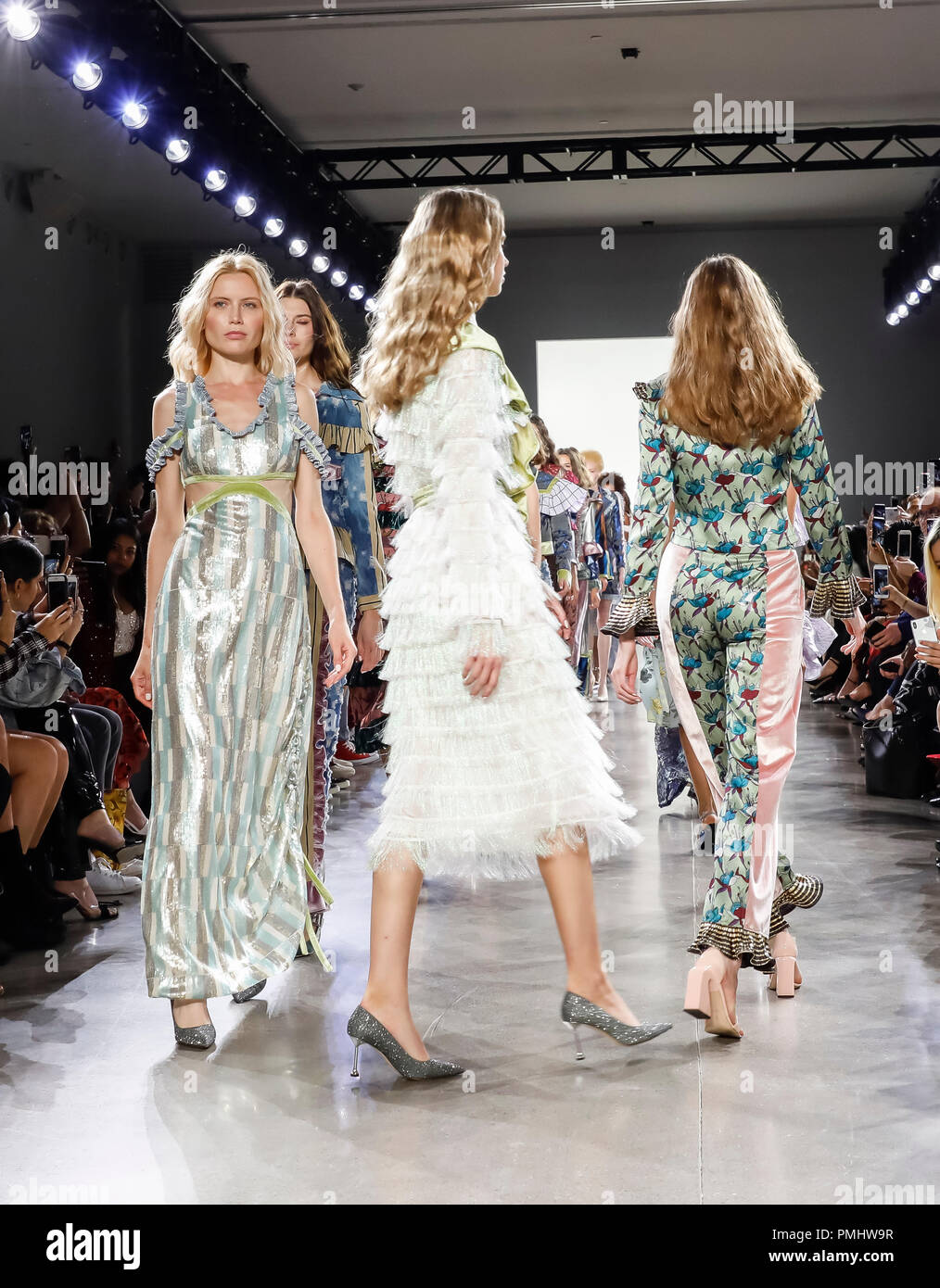 New York, NY, USA - September 7, 2018: Modelle zu Fuß Landebahn Vivienne Hu Frühjahr/Sommer 2019 Kollektion während der New York Fashion Week am Frühling Studio zu präsentieren Stockfoto