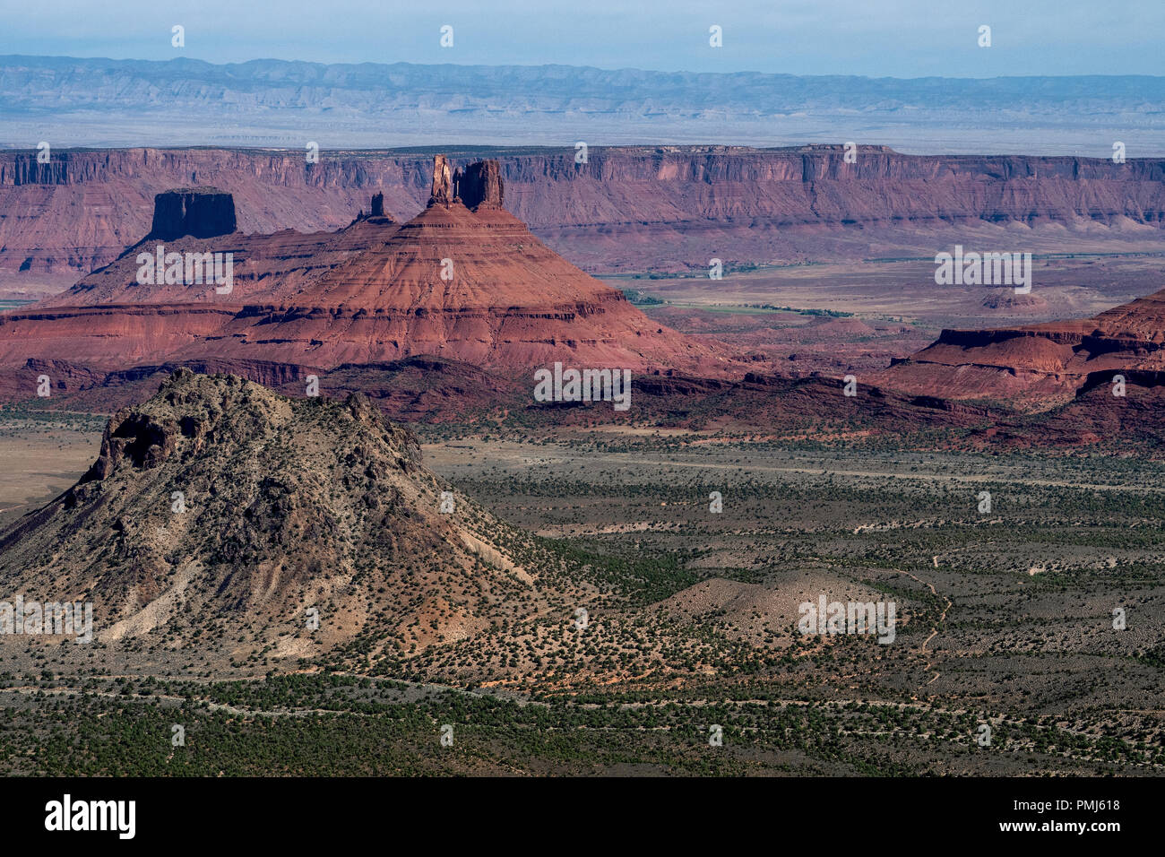 Der Blick in die Burg Tal von der Porcupine Rim Trail, in der Nähe von Moab, Utah, USA. Stockfoto