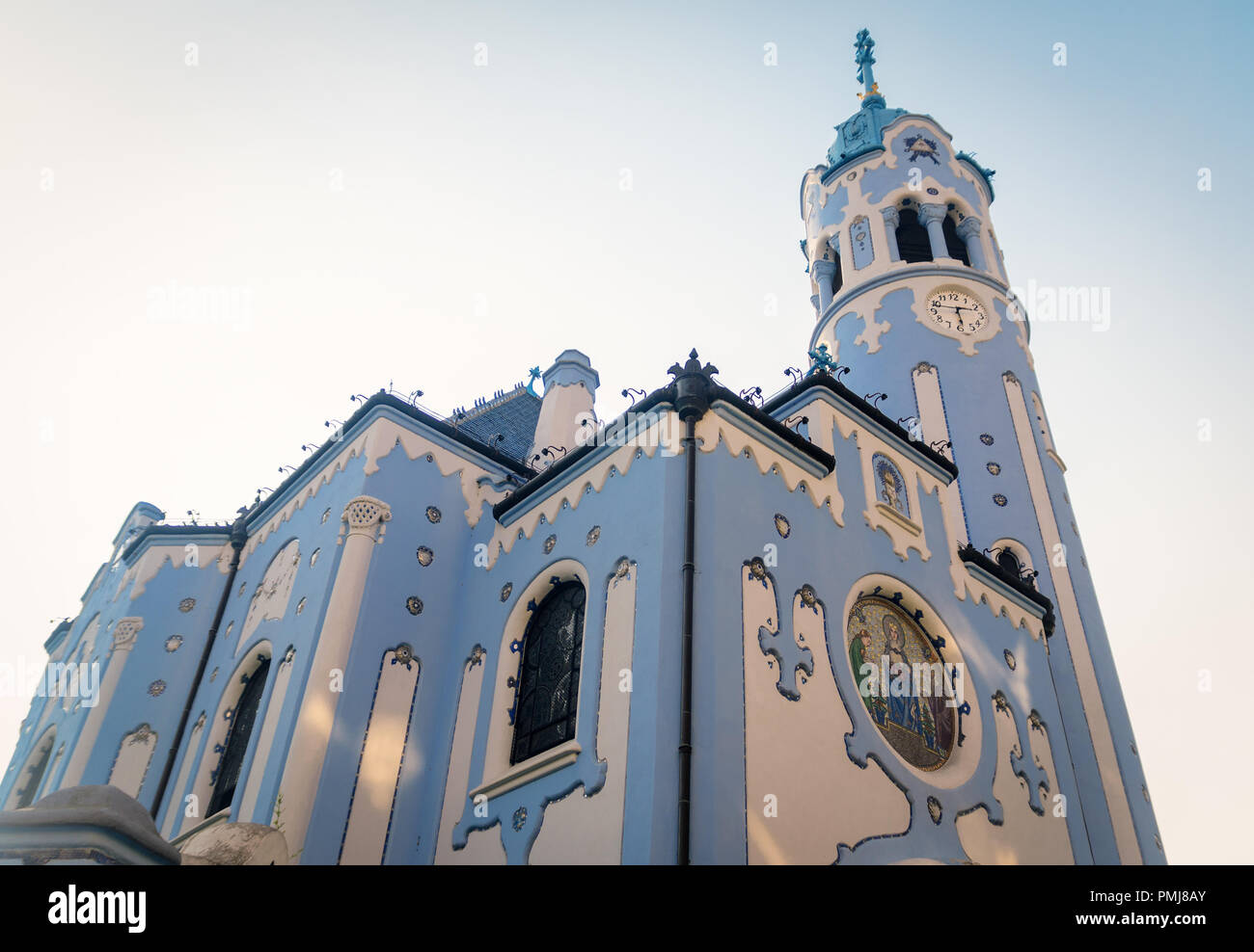 Kirche St. Elisabeth Bratislava, auch als die Blaue Kirche bekannt Stockfoto