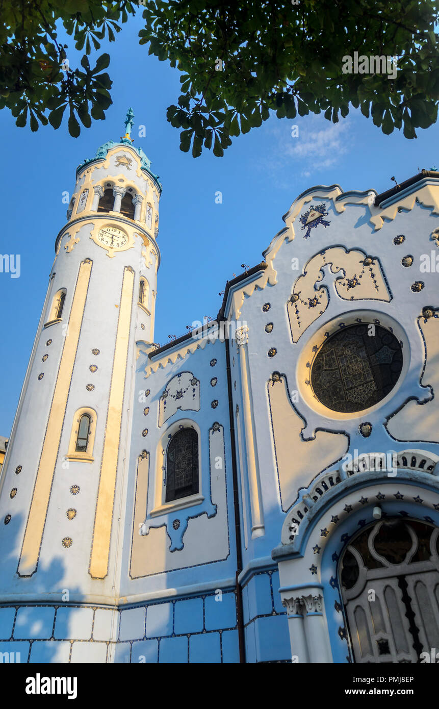 Kirche St. Elisabeth Bratislava, auch als die Blaue Kirche bekannt Stockfoto