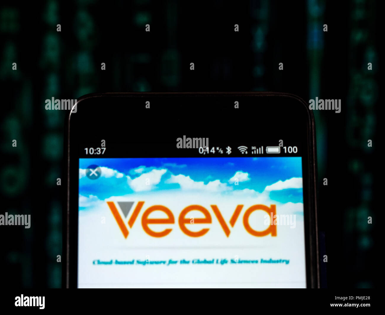 Veeva Systems Computer software company Logo gesehen auf einem Smartphone angezeigt. Veeva Systems ist eine Cloud-computing-Unternehmens auf die Pharma- und Life-Science-Industrie Anwendungen ausgerichtet. In Pleasanton, Kalifornien gehabt, es wurde 2007 von Peter Gassner und Matt Wallach gegründet. Es arbeitet mit Software als Service in der Global Life Science Industrie. Stockfoto