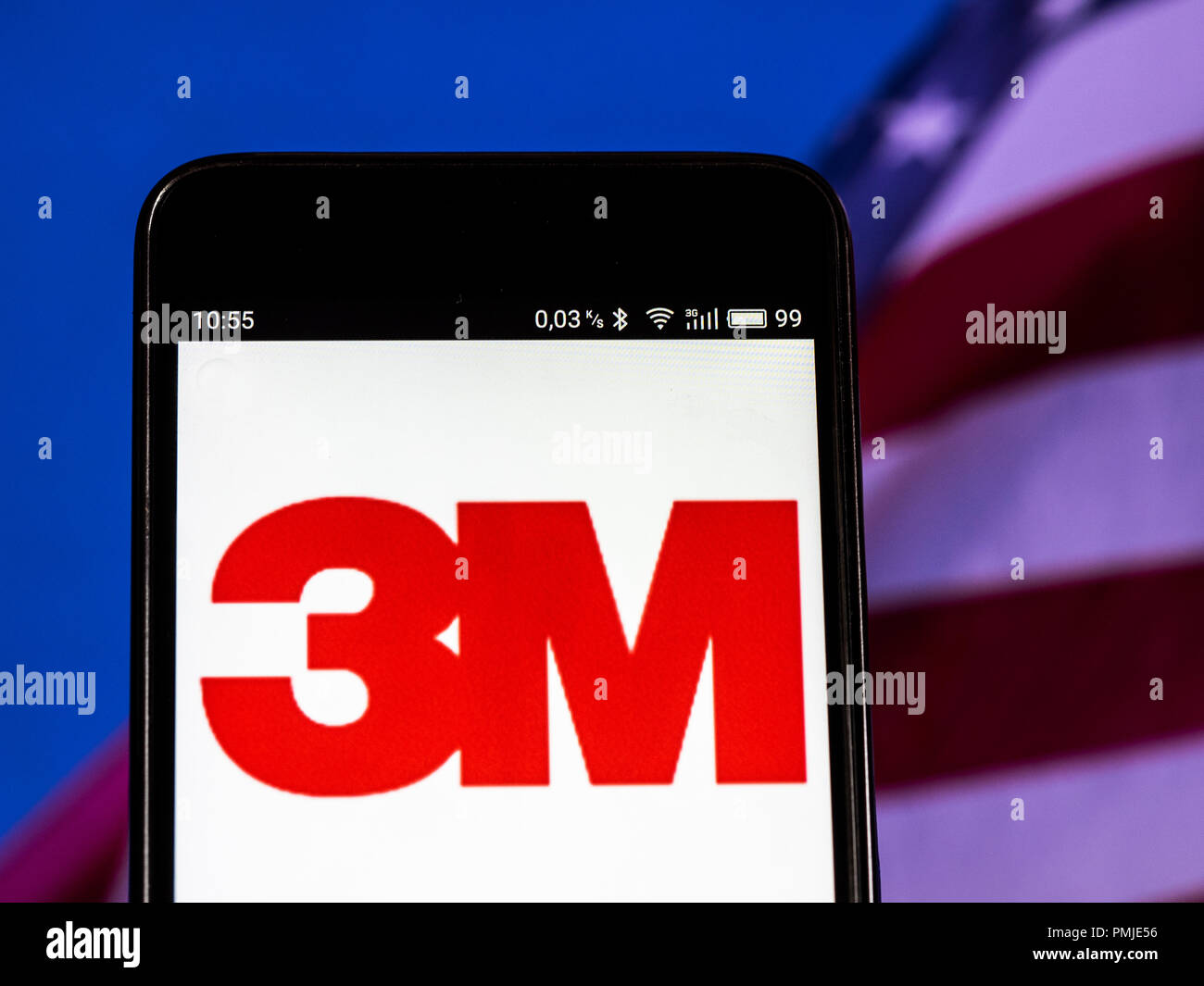 3M Manufacturing Company Logo gesehen auf einem Smartphone angezeigt. Die 3M Company, die früher als Minnesota Mining und Manufacturing Company bekannt, ist eine US-amerikanische multinationale Konglomerat Corporation, die in den Bereichen Industrie, Gesundheitswesen und Konsumgüter. Stockfoto