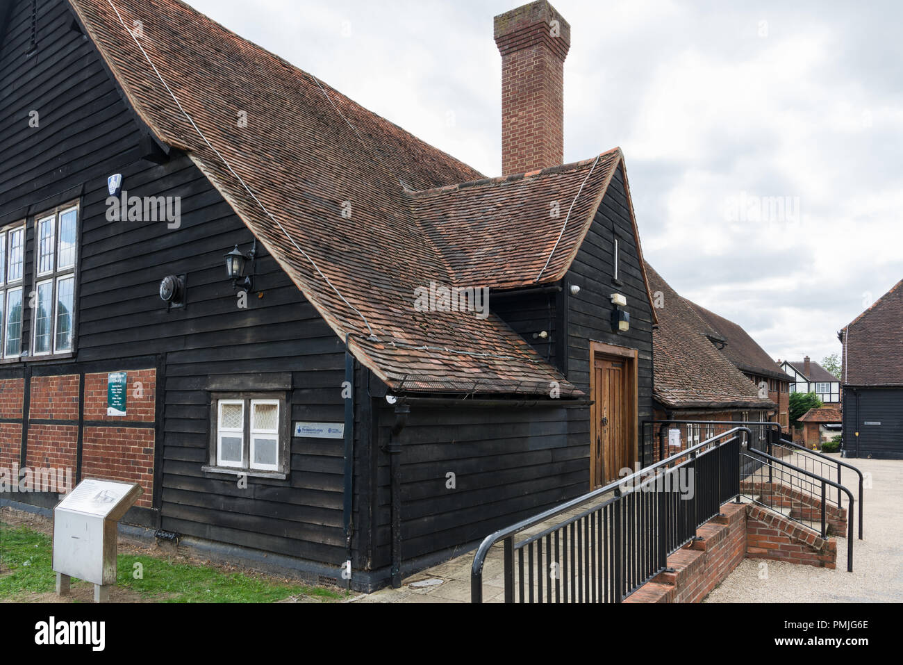 Die öffentliche Bibliothek, Manor Farm, Ruislip, Middlesex, England, Großbritannien Stockfoto